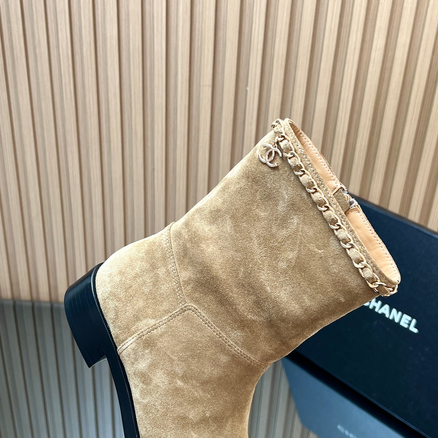 CHANEL 25S SHORT BOOTS WITH CHAIN IN LIGHT BROWN SUEDE - 35