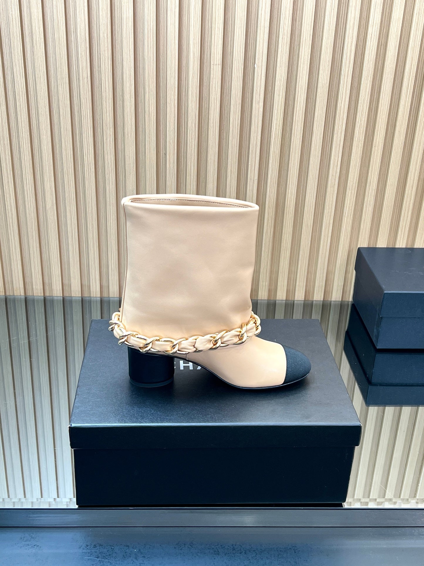 CHANEL 25S LOW BOOTS 65MM IN BEIGE CALFSKIN GOLD HARDWRE - 35