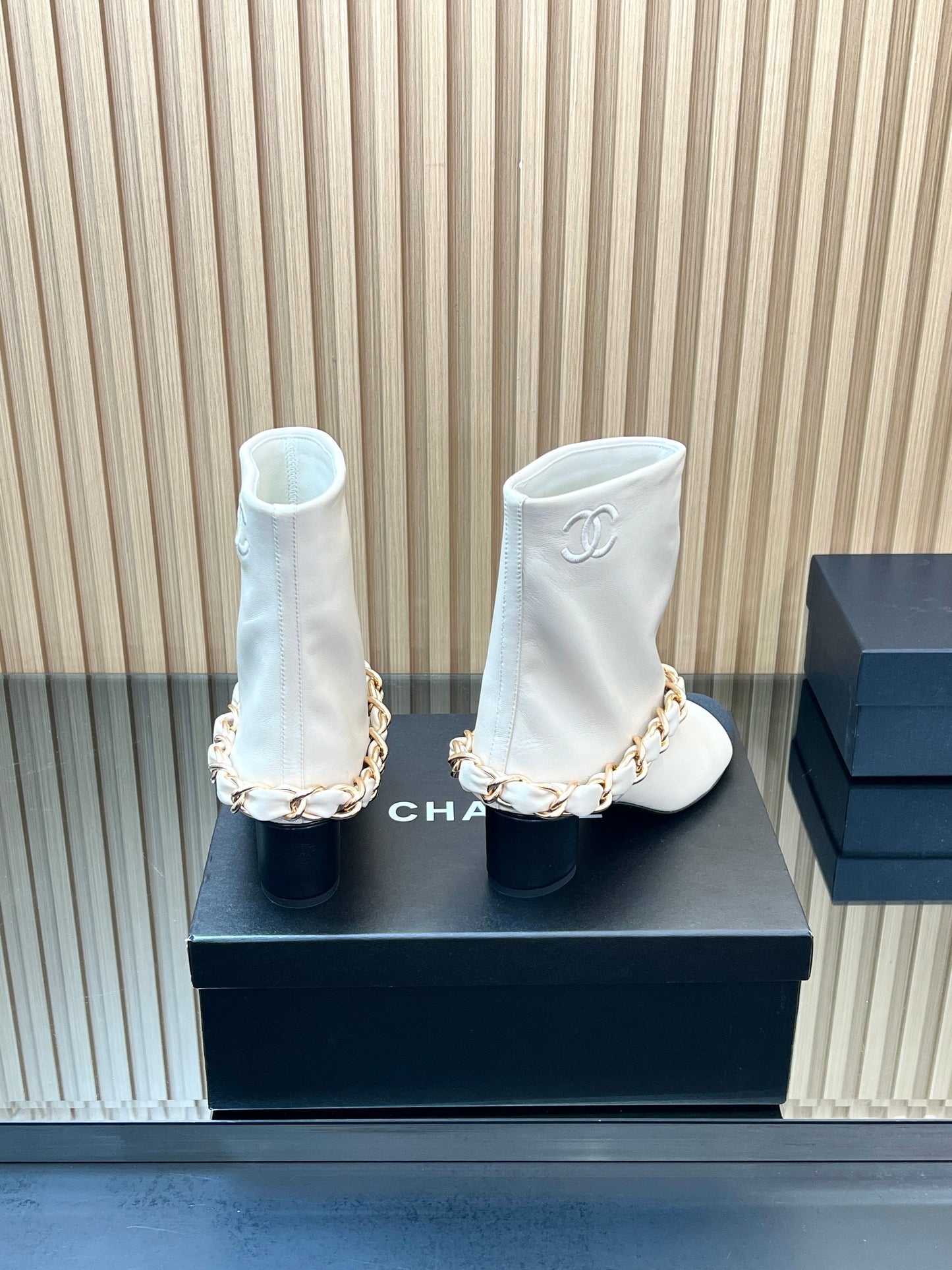 CHANEL 25S LOW BOOTS 65MM IN WHITE CALFSKIN GOLD HARDWRE - 35