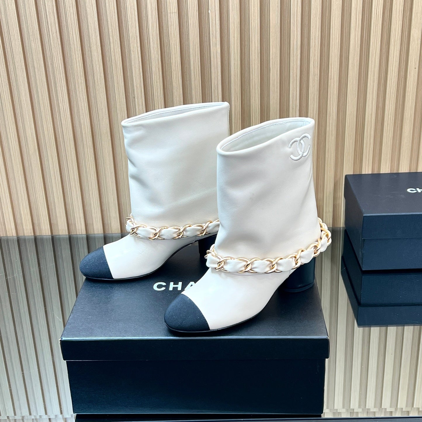 CHANEL 25S LOW BOOTS 65MM IN WHITE CALFSKIN GOLD HARDWRE - 35