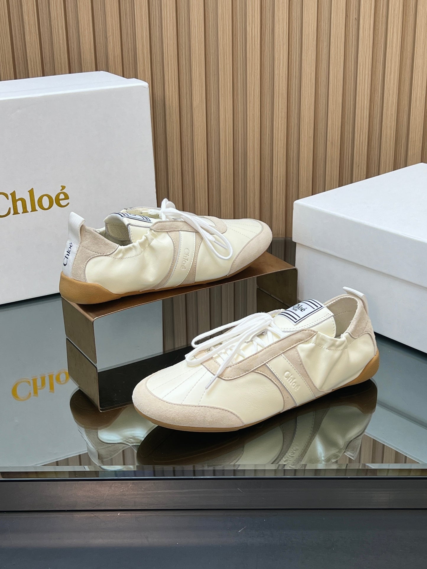 CHLOÉ 26S SNEAKERS IN CREAM WHITE CALFSKIN AND LIGHT PINK SUEDE