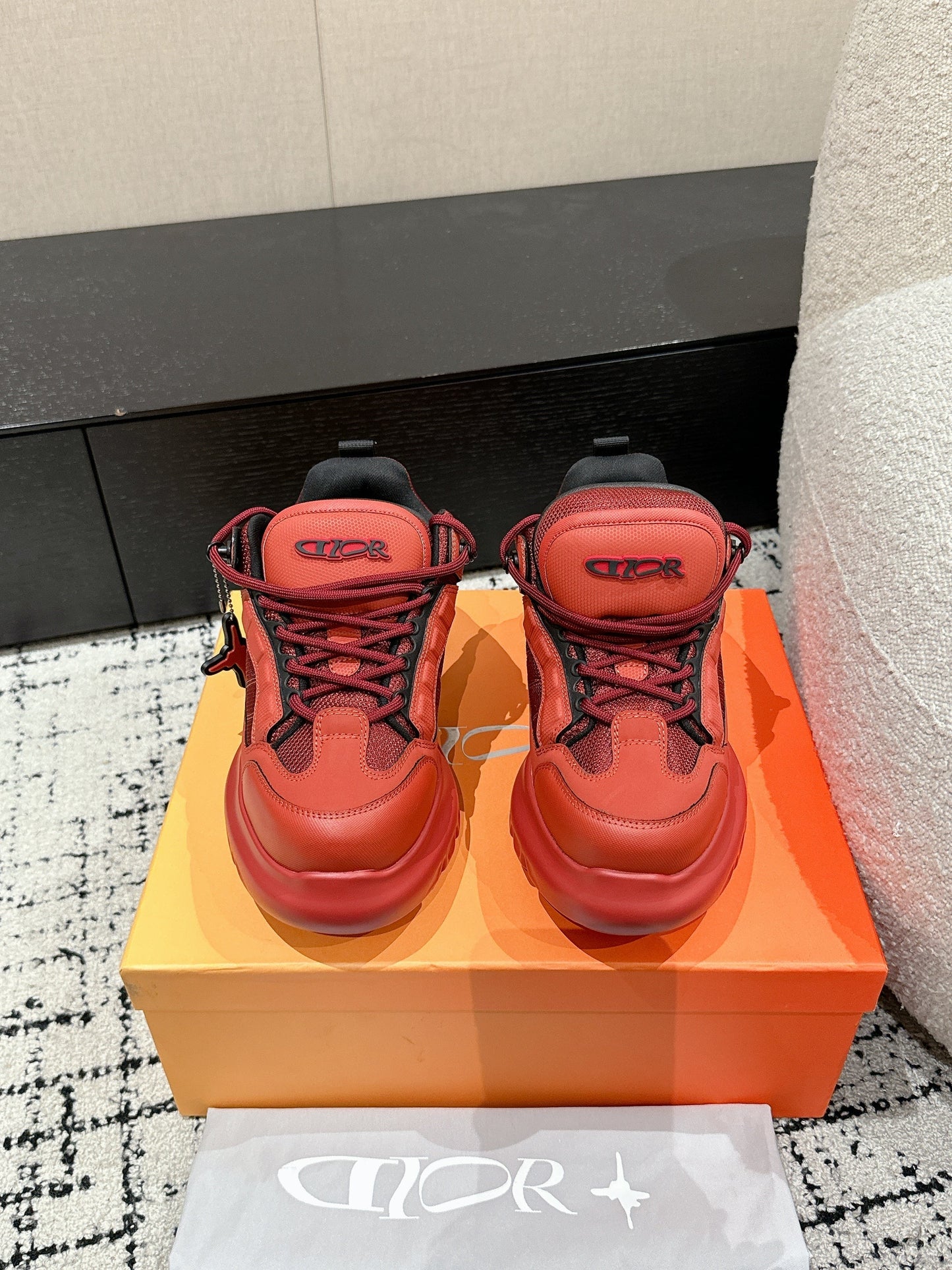 SNEAKER IN RUBY RED CALFSKIN AND BREATHABLE MESH 175307 - 35