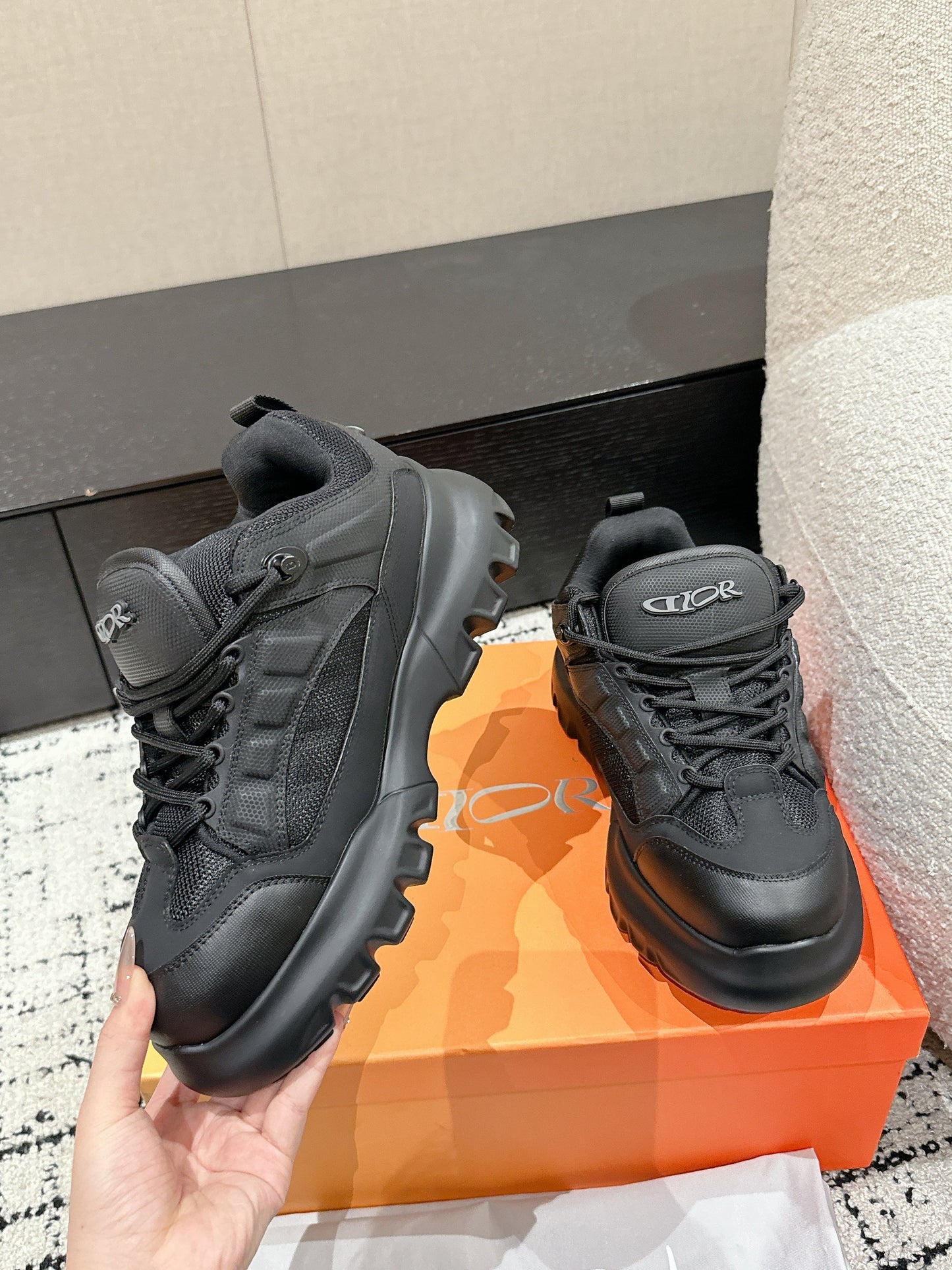 SNEAKER IN BLACK CALFSKIN AND BREATHABLE MESH 175308 - 35