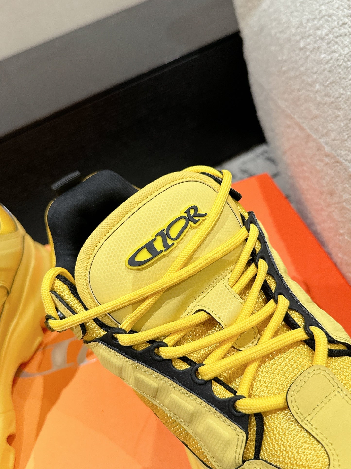 SNEAKER IN LEMON YELLOW CALFSKIN AND BREATHABLE MESH 175309 - 35