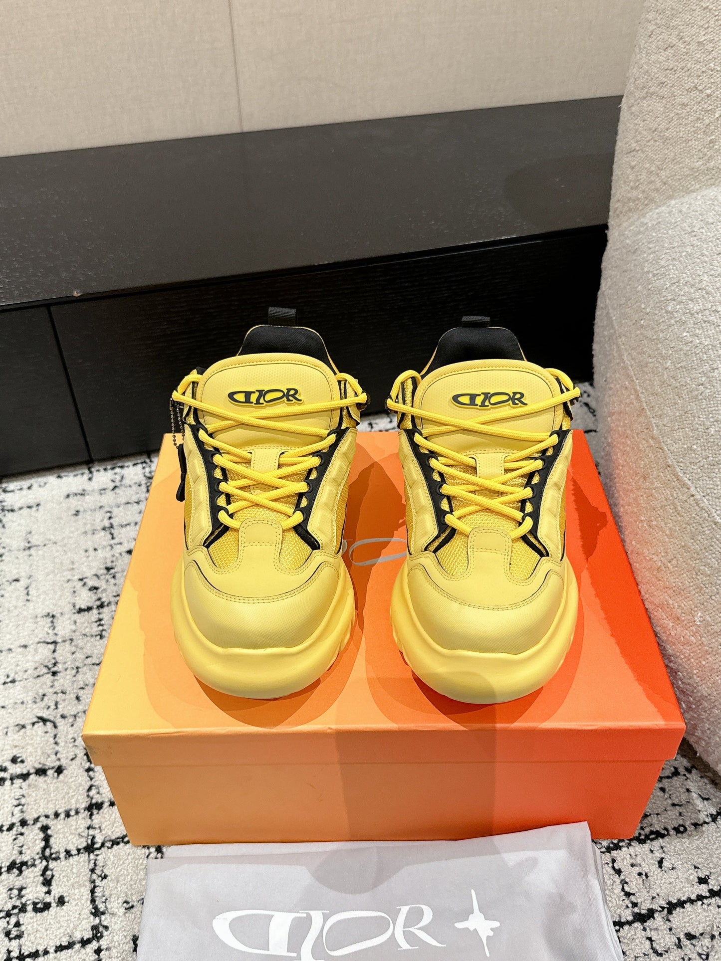 SNEAKER IN LEMON YELLOW CALFSKIN AND BREATHABLE MESH 175309 - 35