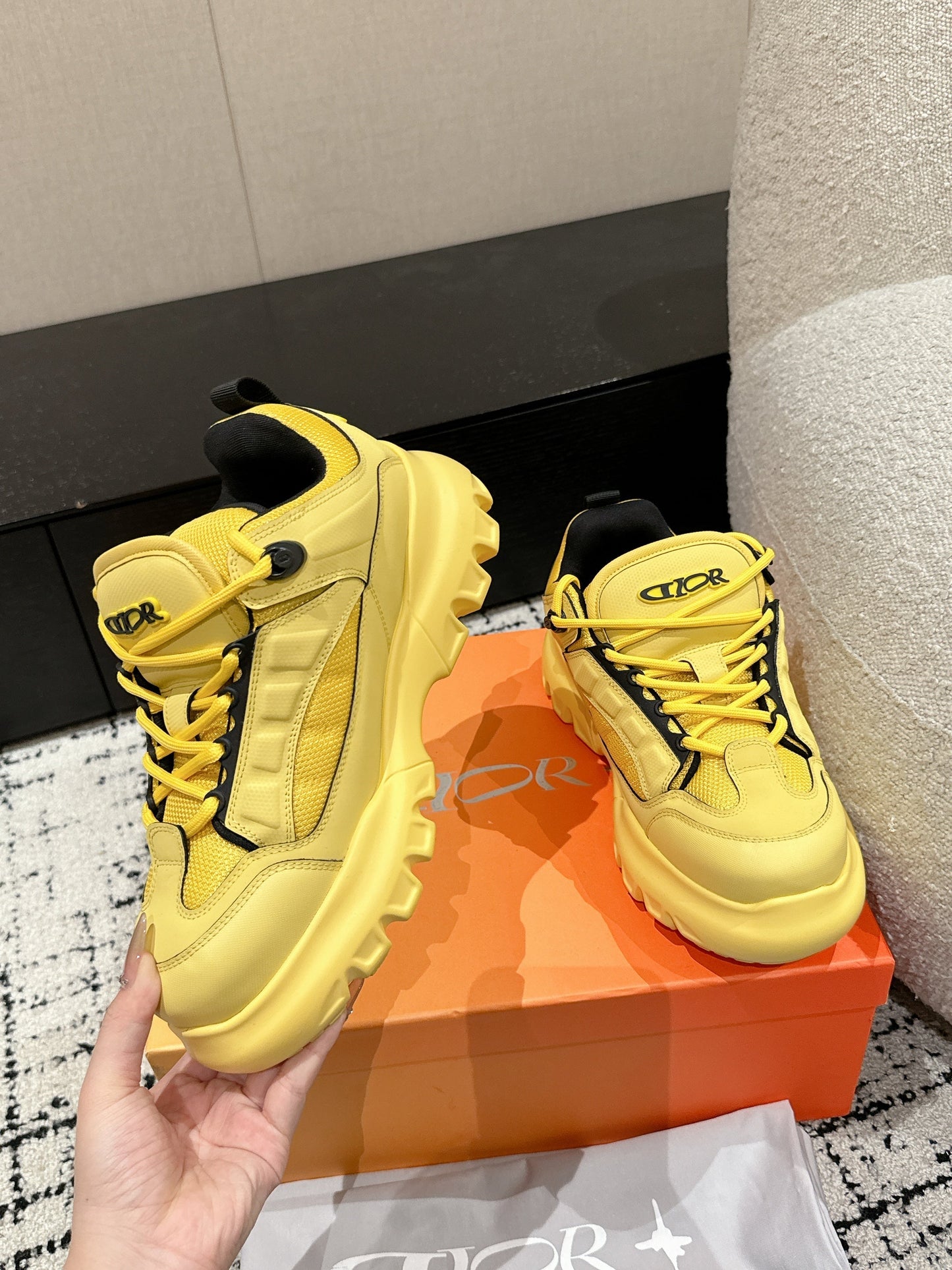 SNEAKER IN LEMON YELLOW CALFSKIN AND BREATHABLE MESH 175309 - 35