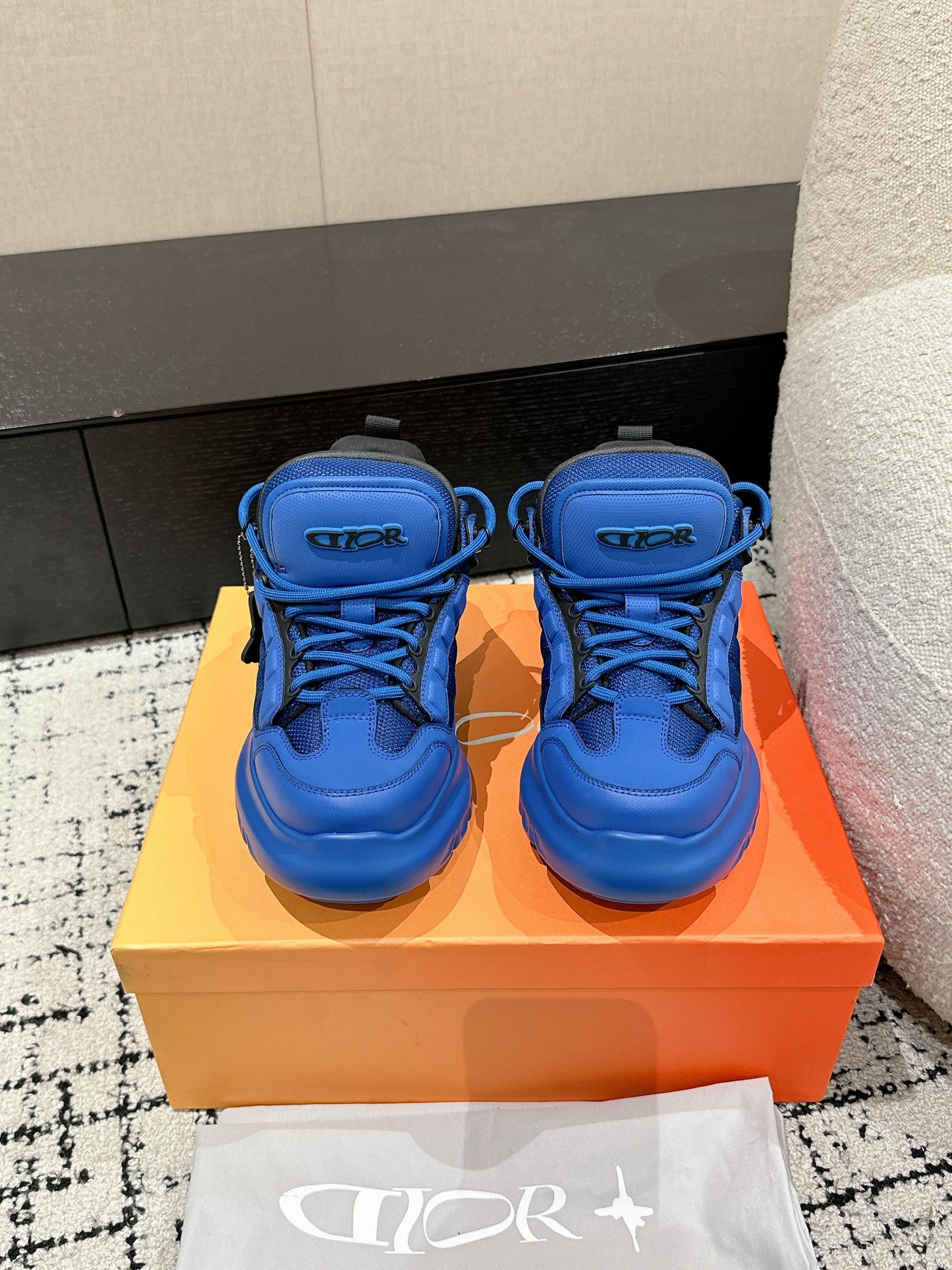 SNEAKER IN COBALT BLUE CALFSKIN AND BREATHABLE MESH 175311 - 35