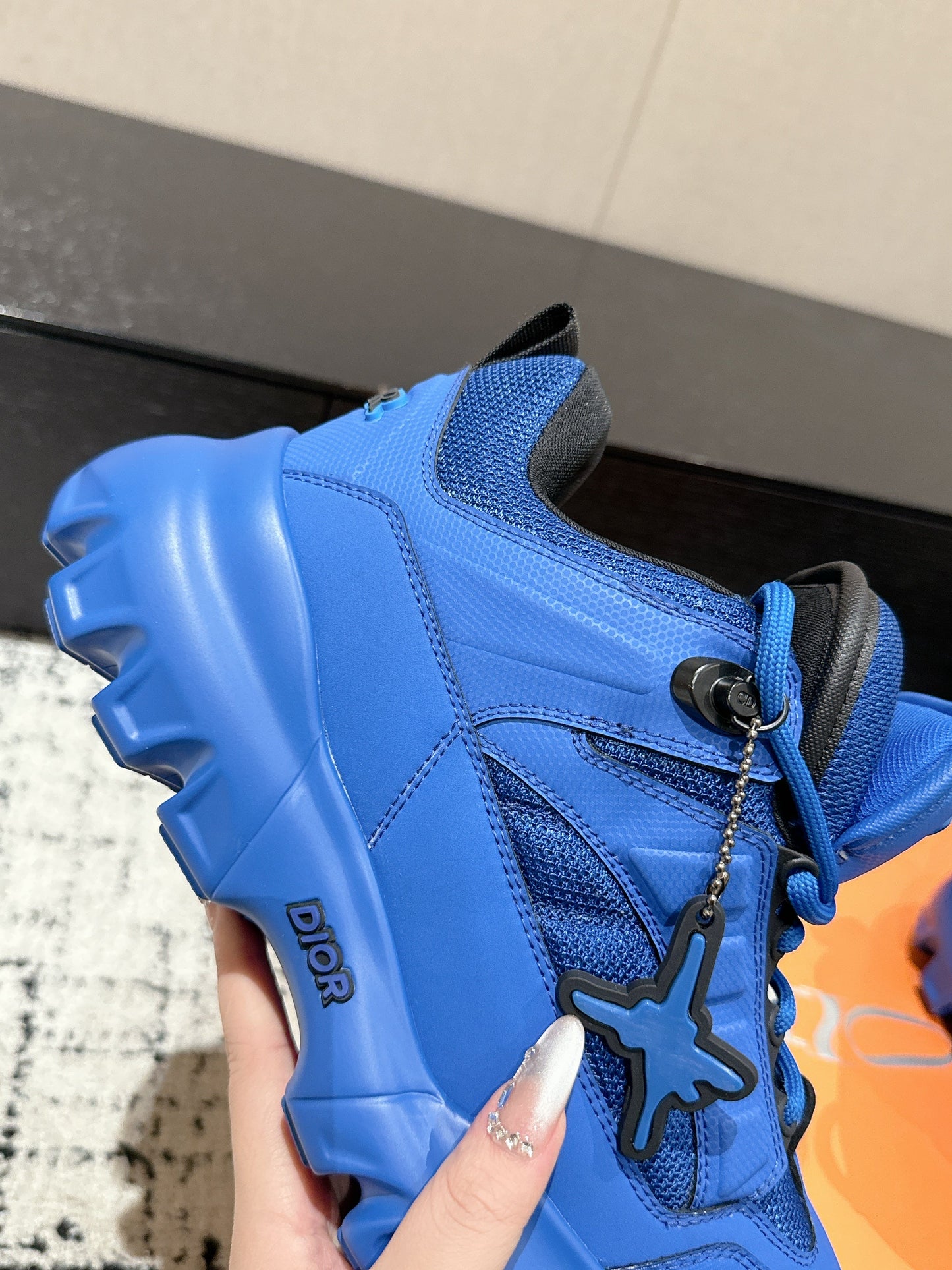 SNEAKER IN COBALT BLUE CALFSKIN AND BREATHABLE MESH 175311 - 35