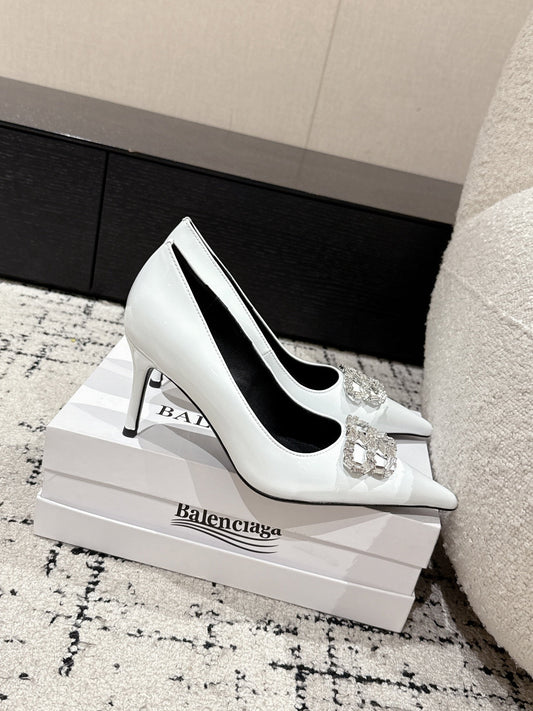 POINTED HIGH PUMPS IN WHITE PATENT CALFSKIN WITH CRYSTAL BUCKLE - 34