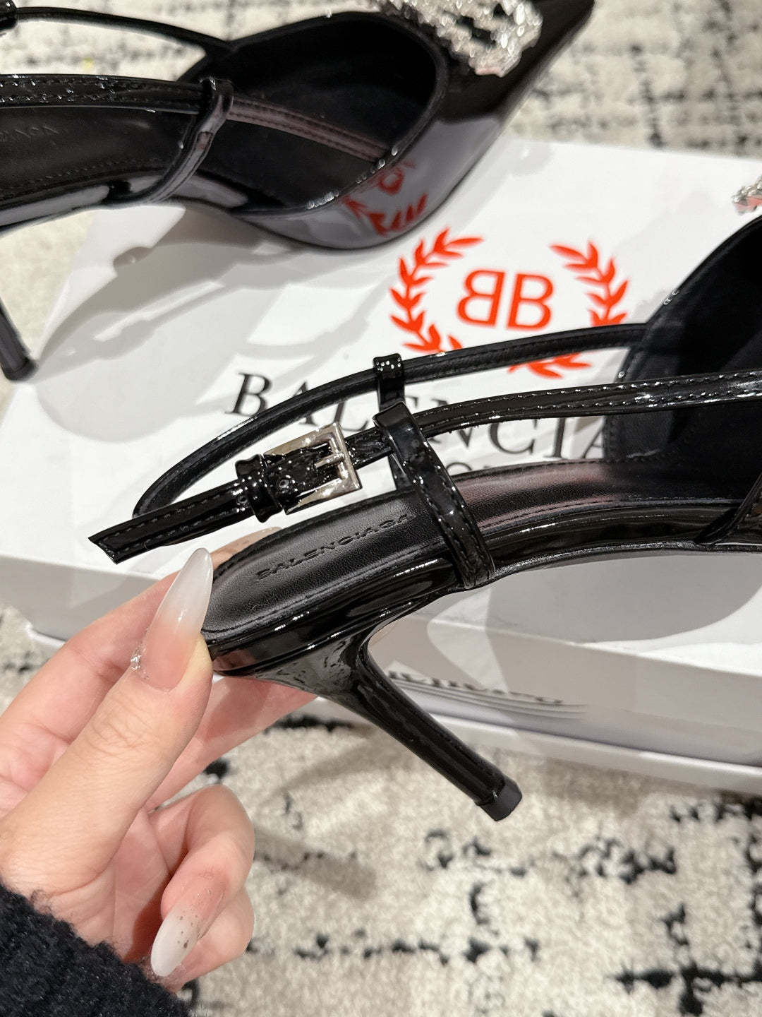 POINTED HIGH SLINGBACK IN BLACK PATENT CALFSKIN WITH CRYSTAL BUCKLE - 34