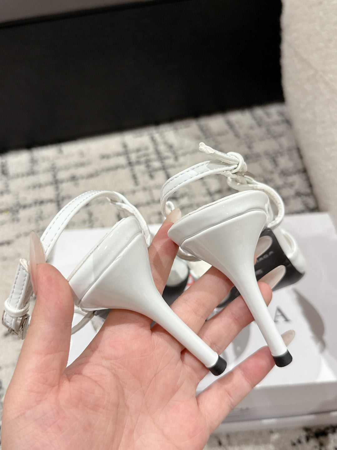 POINTED HIGH SLINGBACK IN WHITE PATENT CALFSKIN WITH CRYSTAL BUCKLE - 34