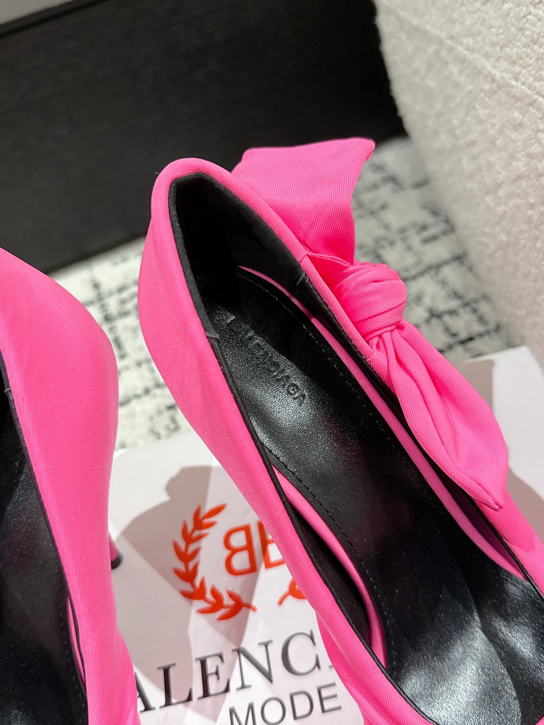 KNIFE KNOT 95MM PUMP IN BRIGHT PINK STRETCH CUPRO AND NYLON JERSEY - 34