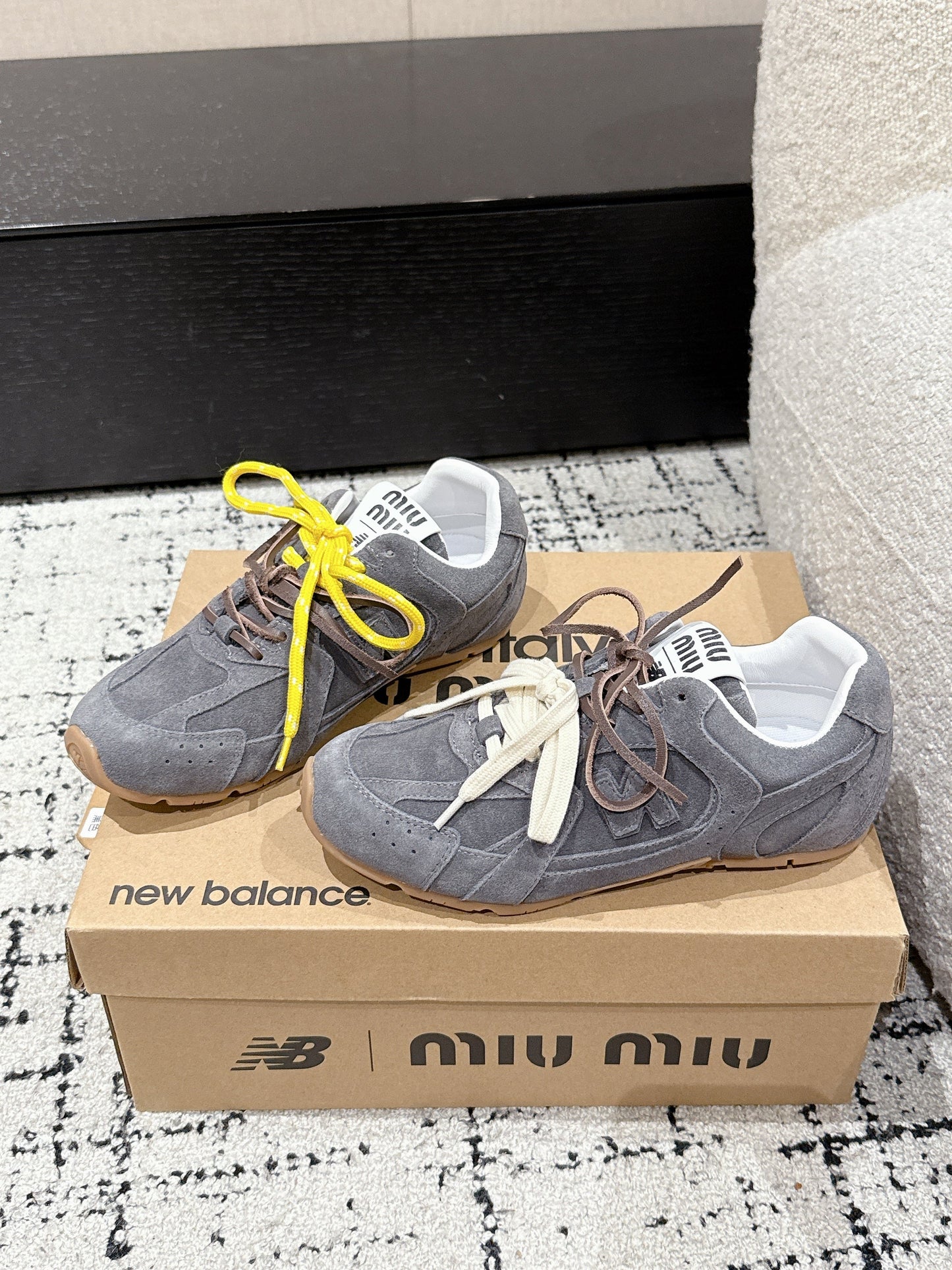 MM x NB SNEAKER IN GREY SUEDE - 35