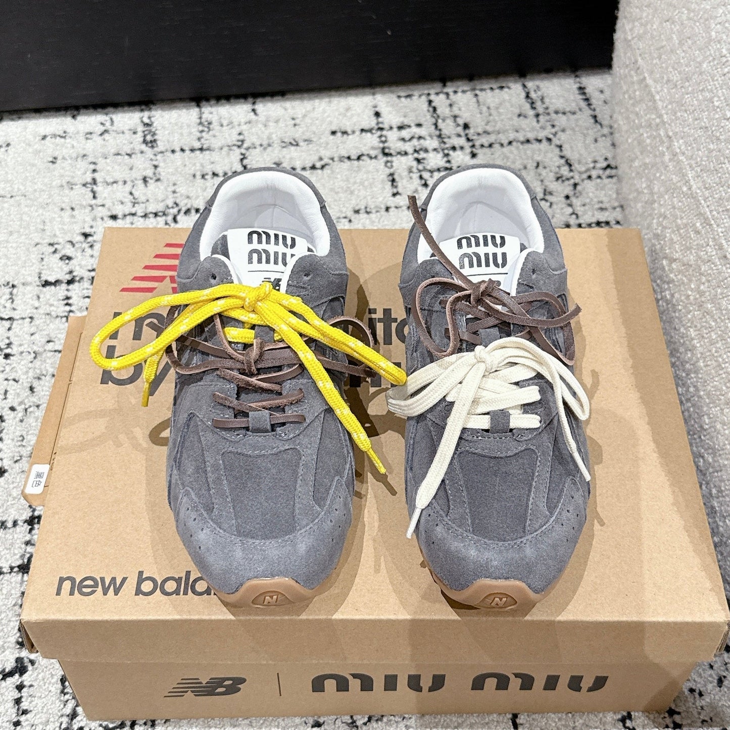 MM x NB SNEAKER IN GREY SUEDE - 35