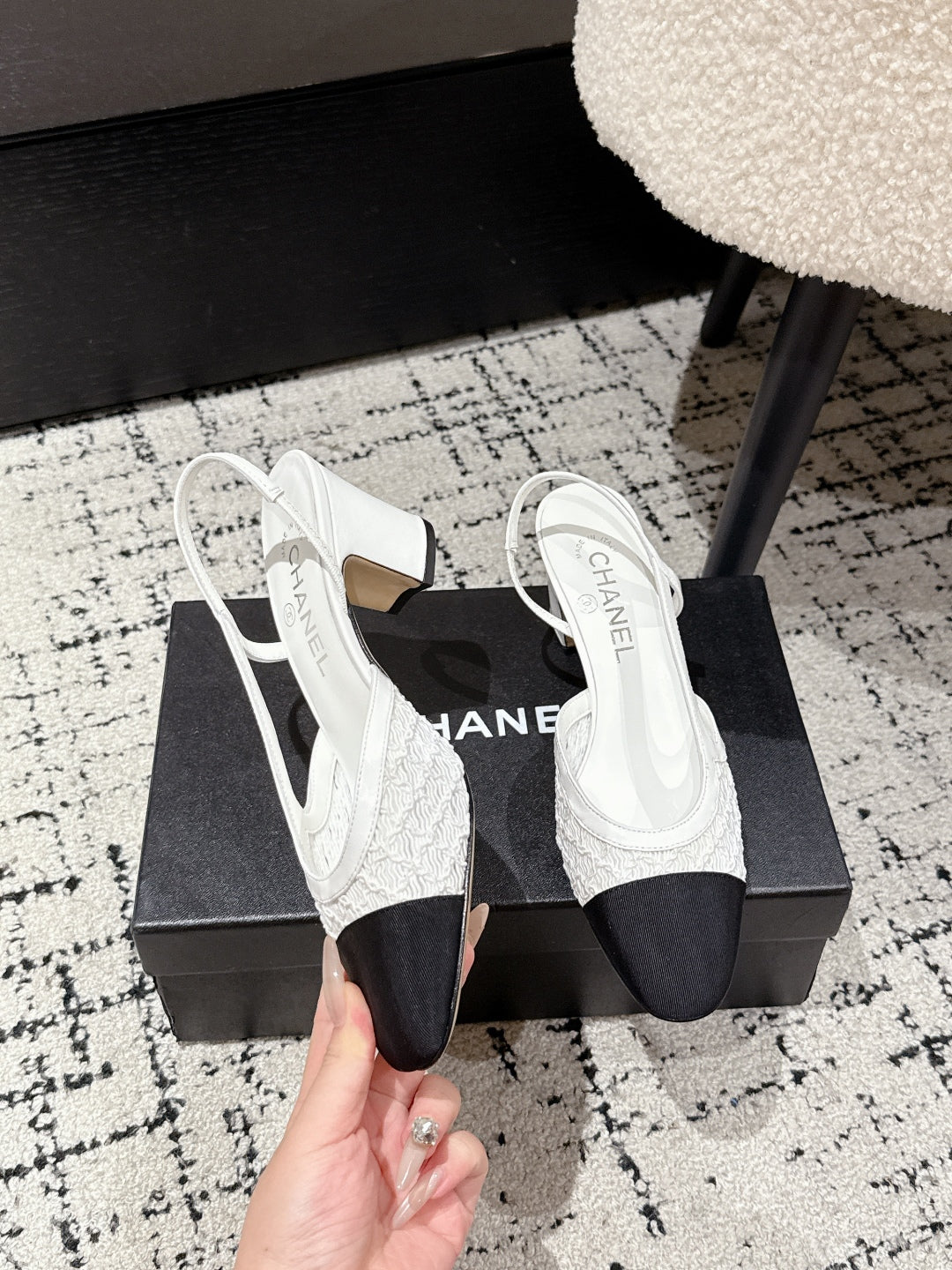 HIGH SLINGBACK 25S IN WHITE FABRIC AND BLACK CALFSKIN CANVAS - 35