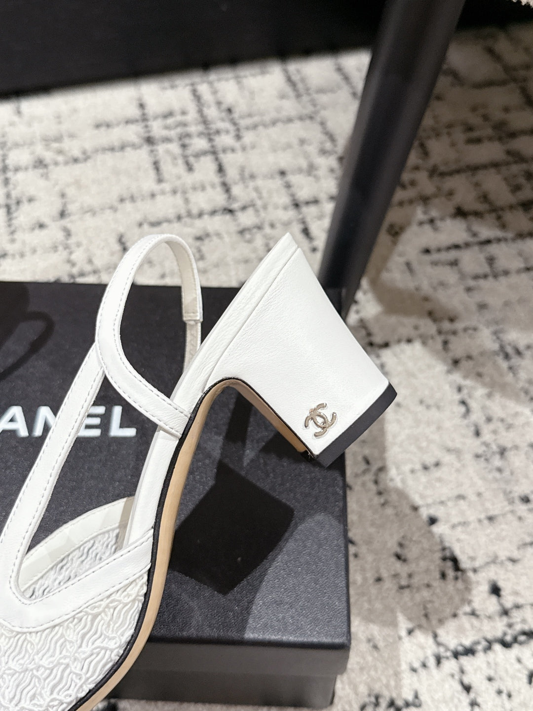 HIGH SLINGBACK 25S IN WHITE FABRIC AND BLACK CALFSKIN CANVAS - 35
