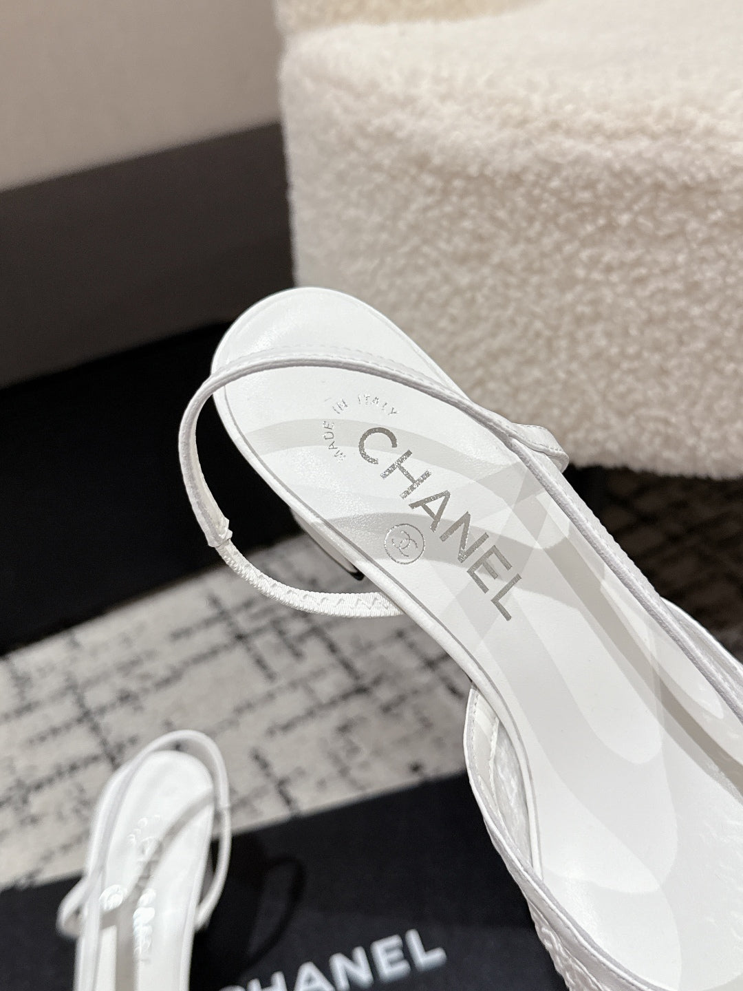 HIGH SLINGBACK 25S IN WHITE FABRIC AND BLACK CALFSKIN CANVAS - 35