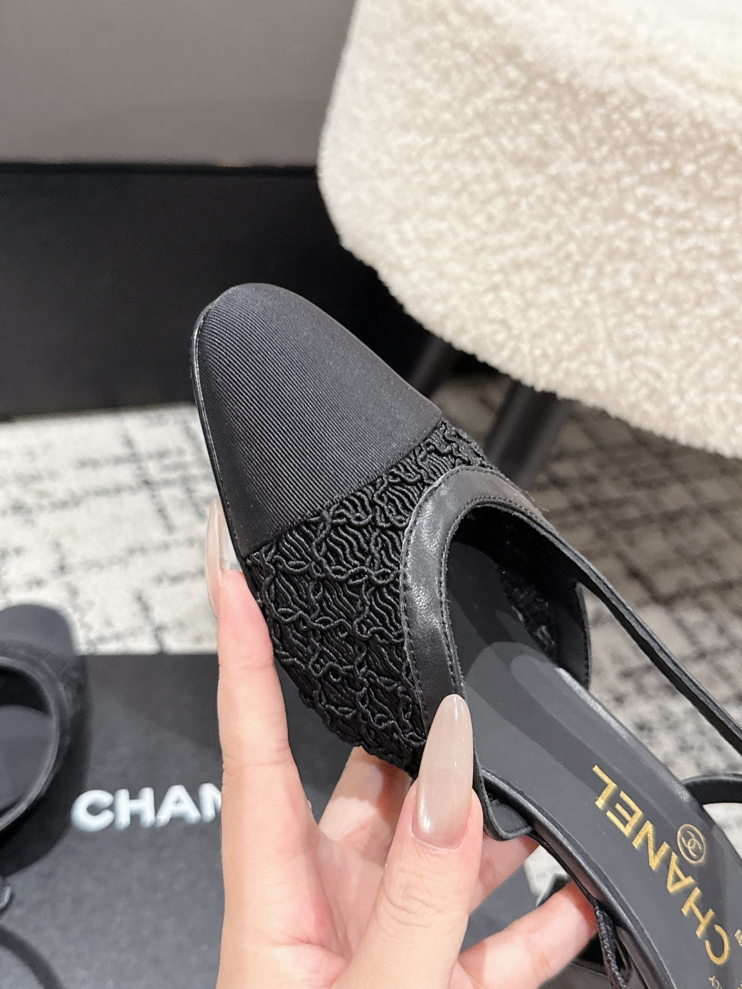HIGH SLINGBACK 25S IN BLACK FABRIC AND CALFSKIN - 35