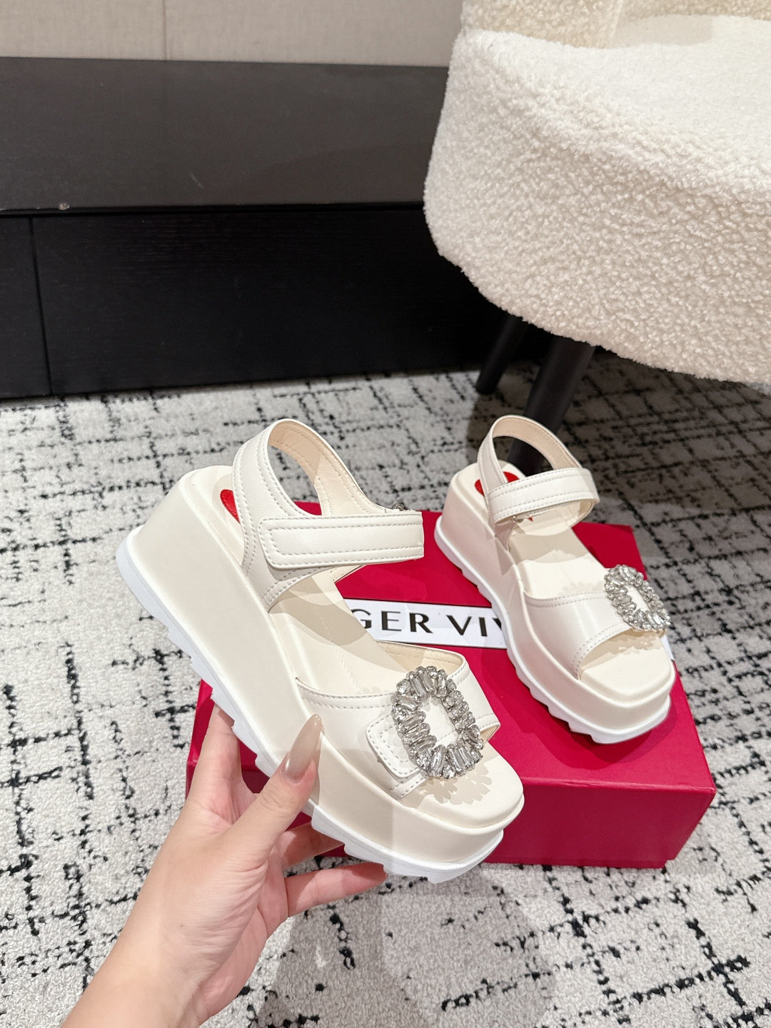 ROGER VIVIER 25S SLIDY VIV' WEDGE SANDALS 70 MM IN IVORY CALFSKIN EMBELLISHED CRYSTALS - 35