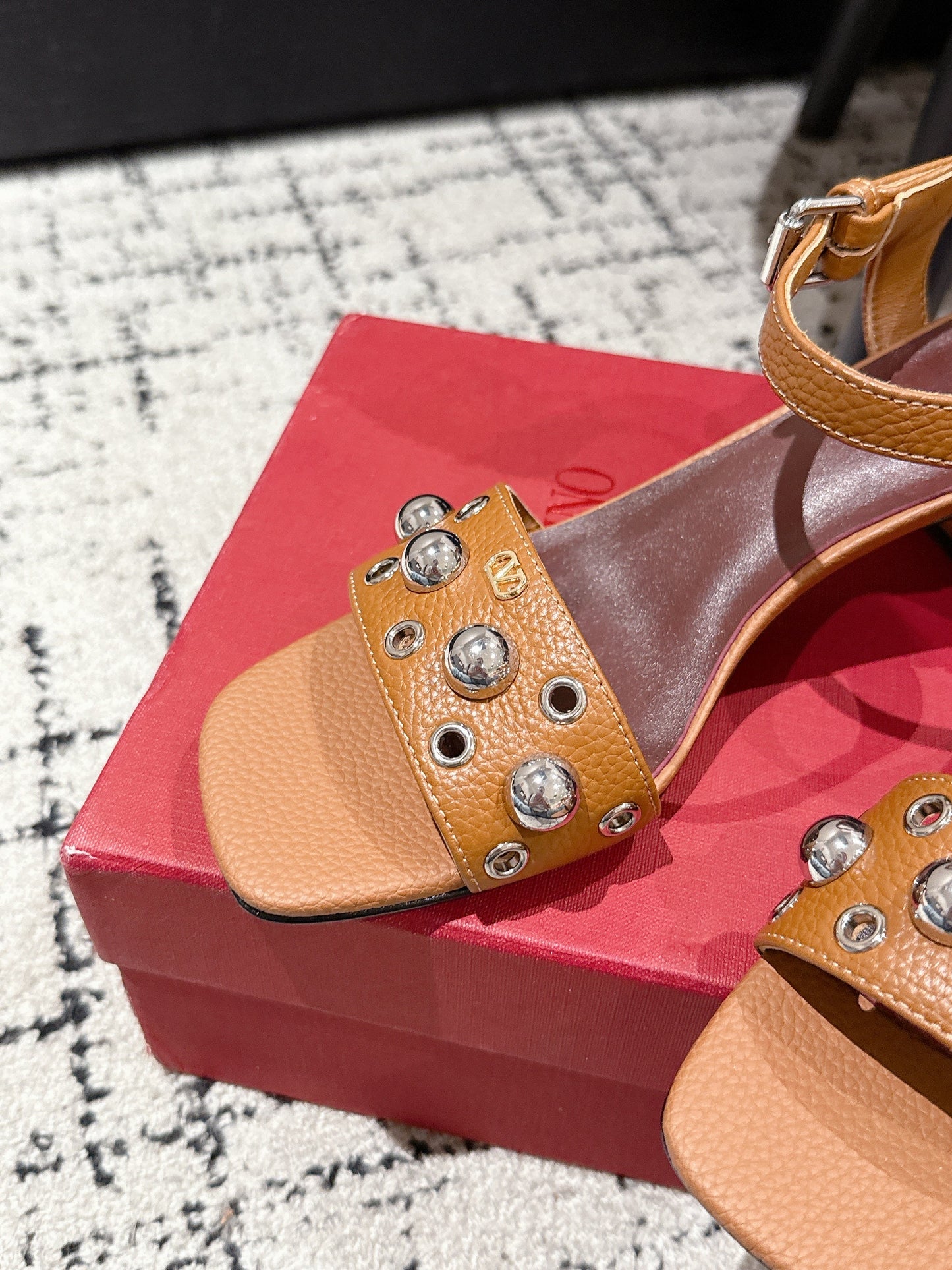 VLTN STUDDED BLOCK HEEL SANDALS 25S 60 MM IN BROWN LAMBSKIN - 35