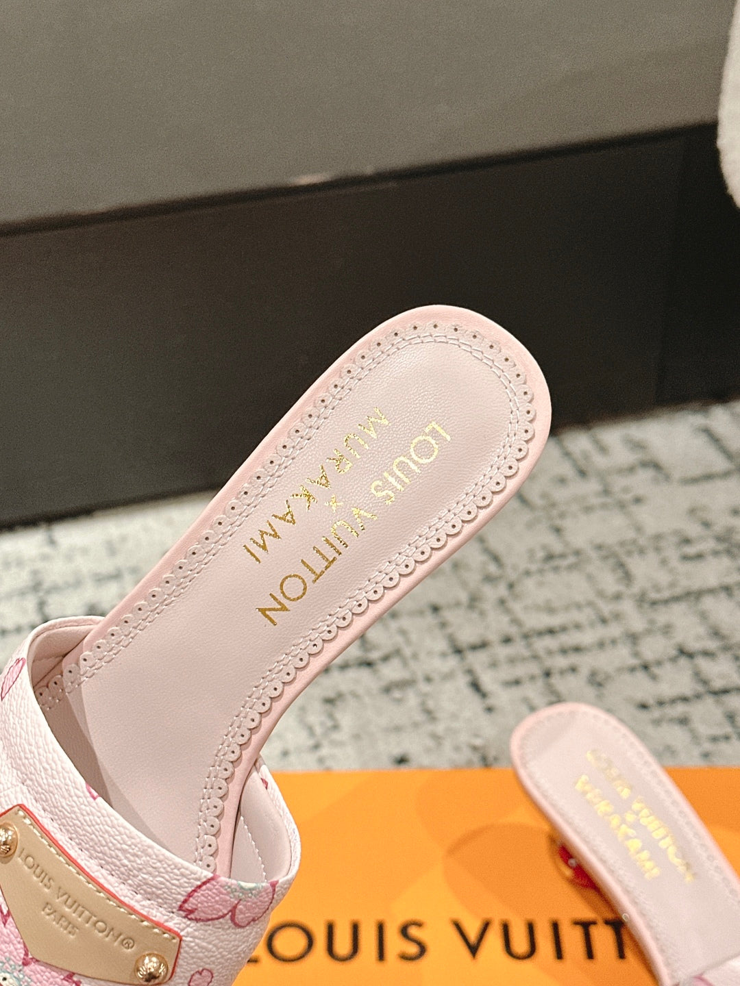 LV CHERRY HIGH HEELS 25S 55 MM IN LIGHT PINK CALFSKIN STYLE 1 - 35