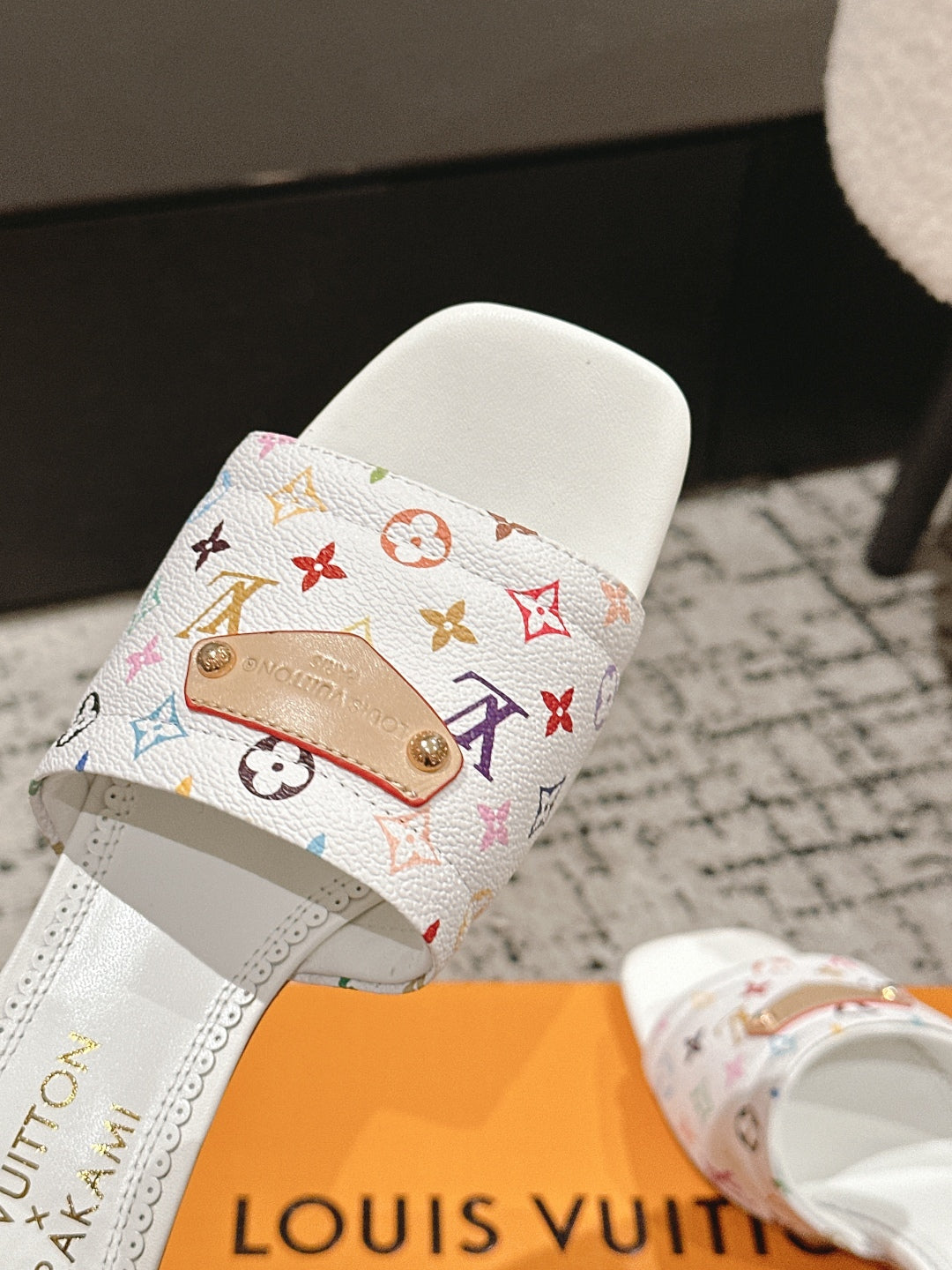LV CHERRY HIGH HEELS 25S 55 MM IN WHITE CALFSKIN STYLE 13 - 35