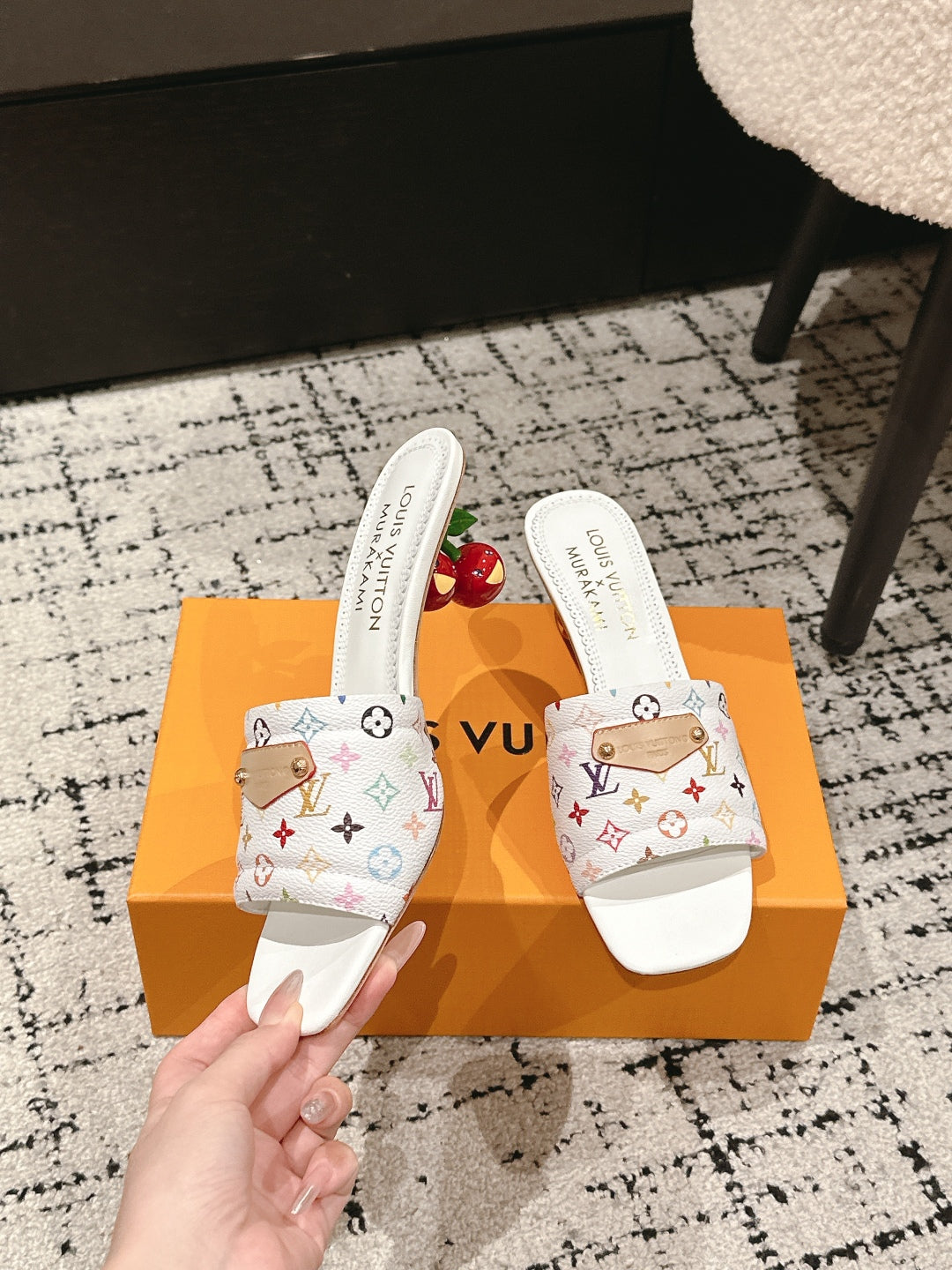 LV CHERRY HIGH HEELS 25S 55 MM IN WHITE CALFSKIN STYLE 13 - 35