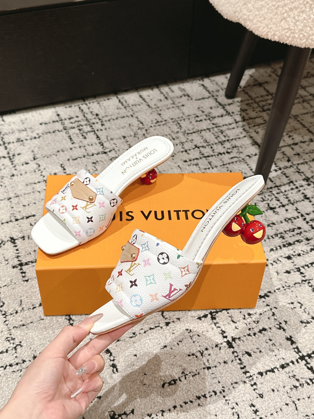 LV CHERRY HIGH HEELS 25S 55 MM IN WHITE CALFSKIN STYLE 13 - 35