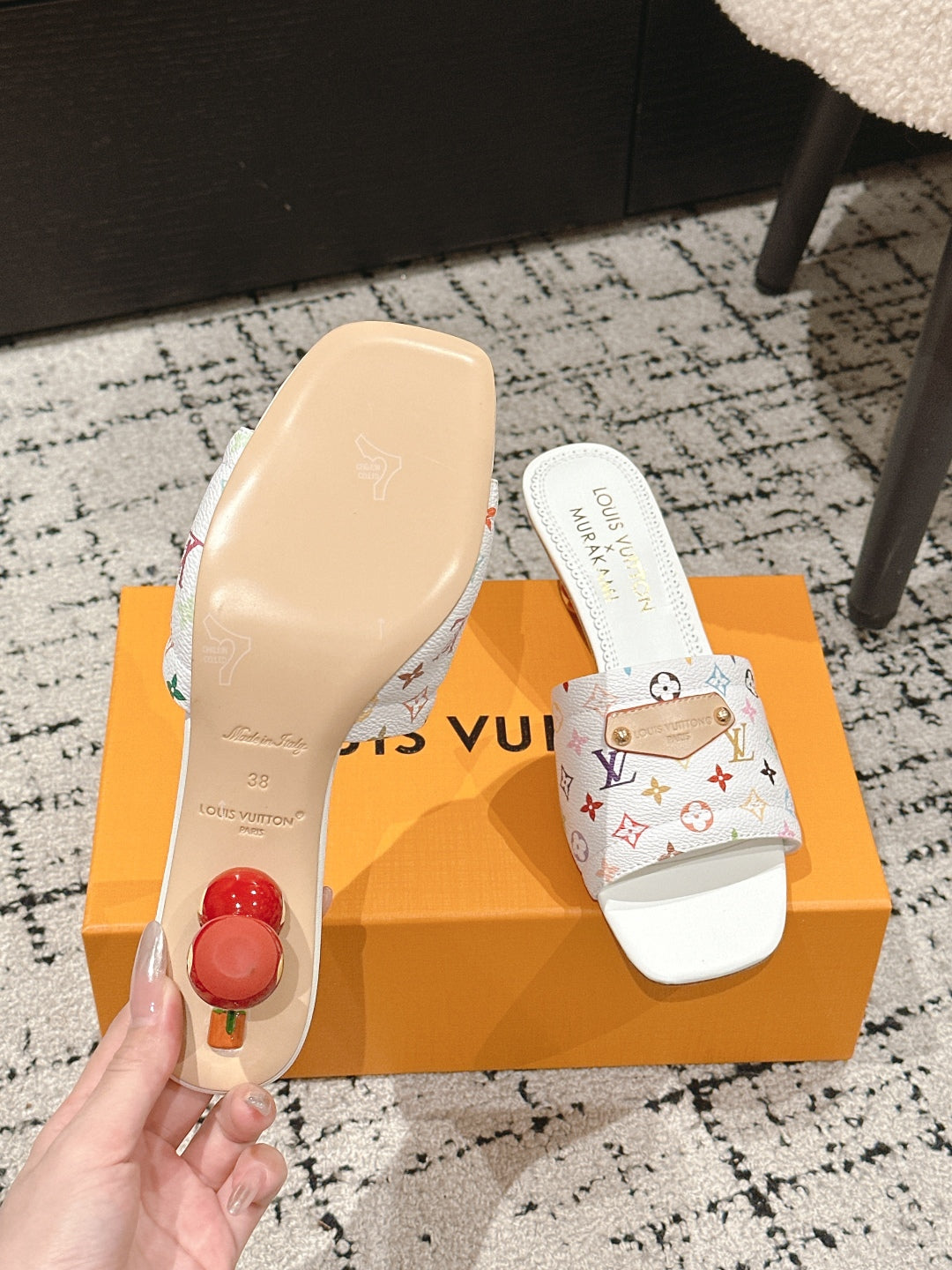 LV CHERRY HIGH HEELS 25S 55 MM IN WHITE CALFSKIN STYLE 13 - 35