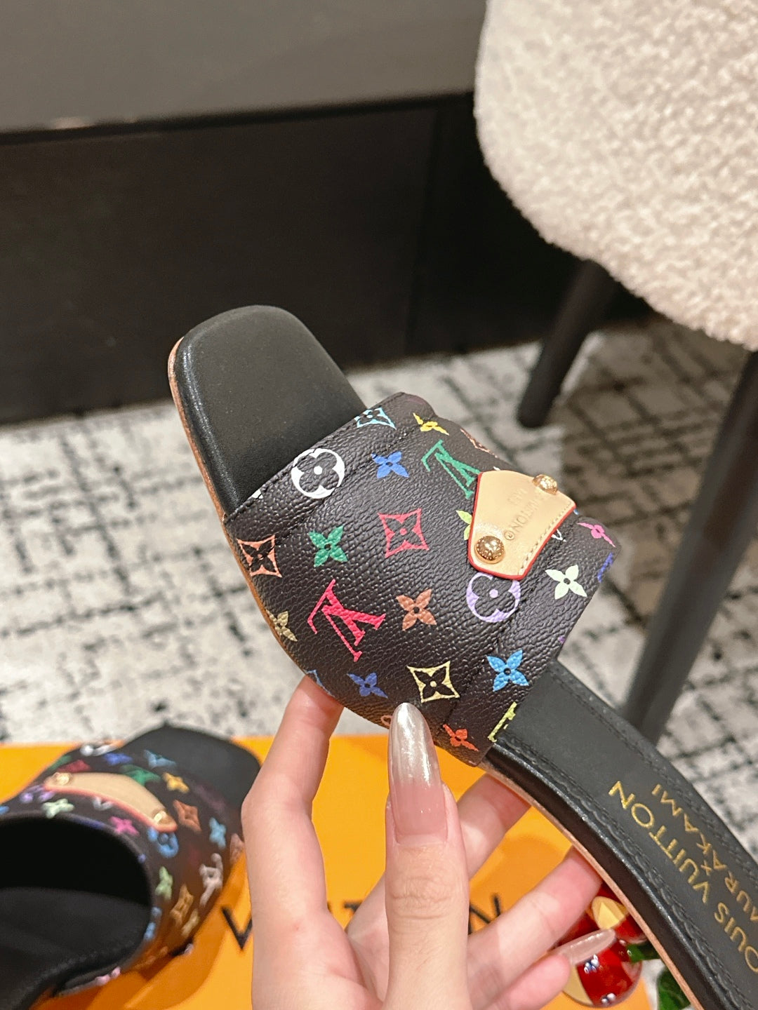 LV CHERRY HIGH HEELS 25S 55 MM IN BLACK CALFSKIN STYLE 14 - 35