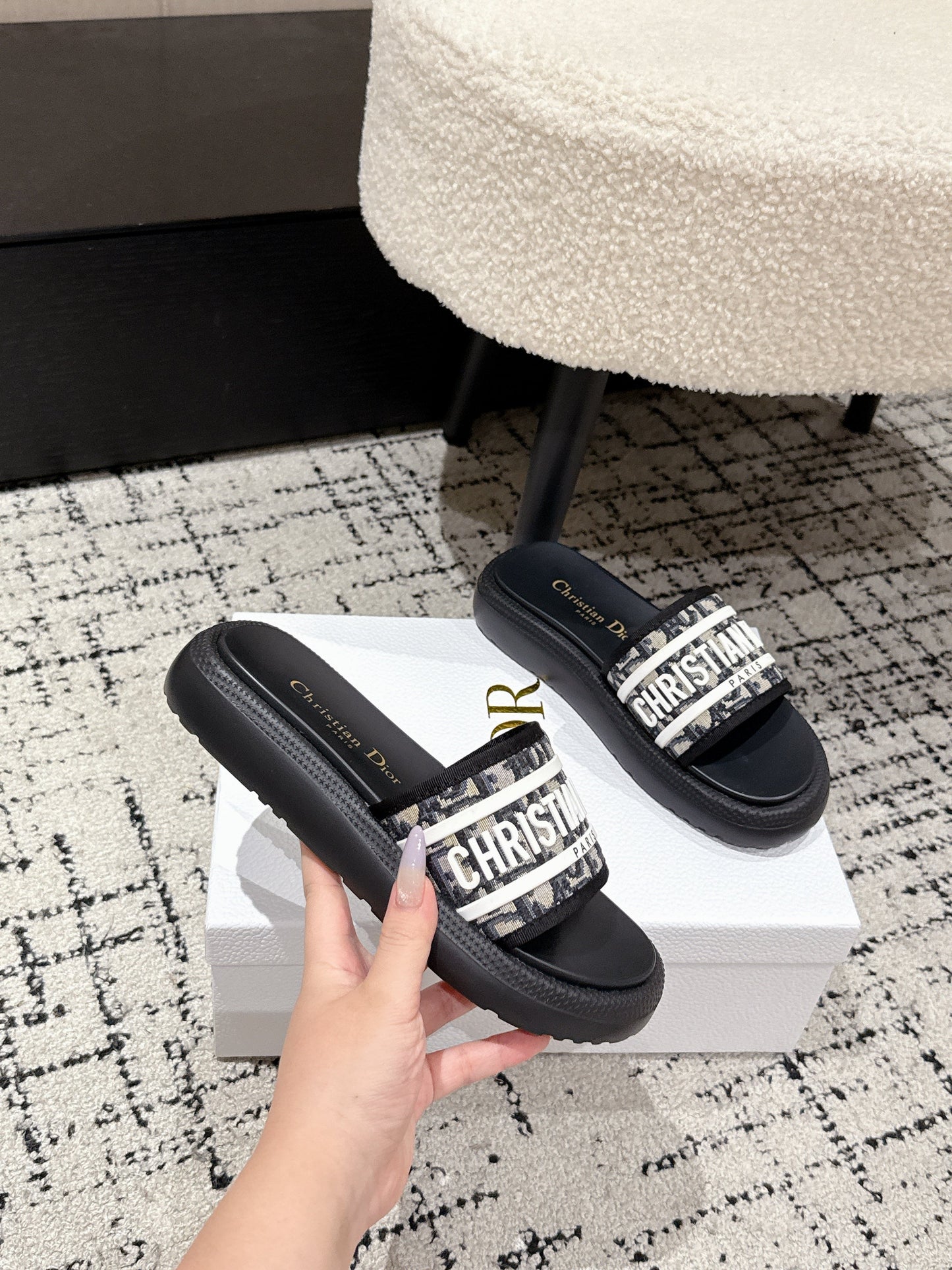 DIOR SLIDES 25S IN BLACK LAMBSKIN AND FABIRC WITH BRAND LOGO STYLE 3 - 35