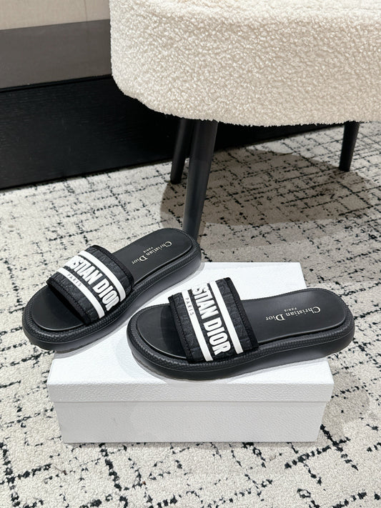DIOR SLIDES 25S IN BLACK LAMBSKIN AND FABIRC WITH BRAND LOGO STYLE 1 - 35