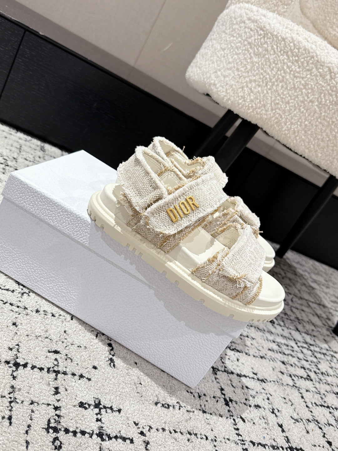 DIOR BACK-STRAP SANDALS 25S IN CREAM WHITE TWEED AND CALFSKIN WITH GOLD HARDWARE - 35