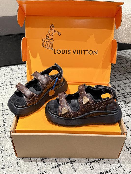 LV WEDGE SANDALS 25S 55 MM IN BROWN AND BLACK CALFSKIN WITH LOGO PATTERN - 35