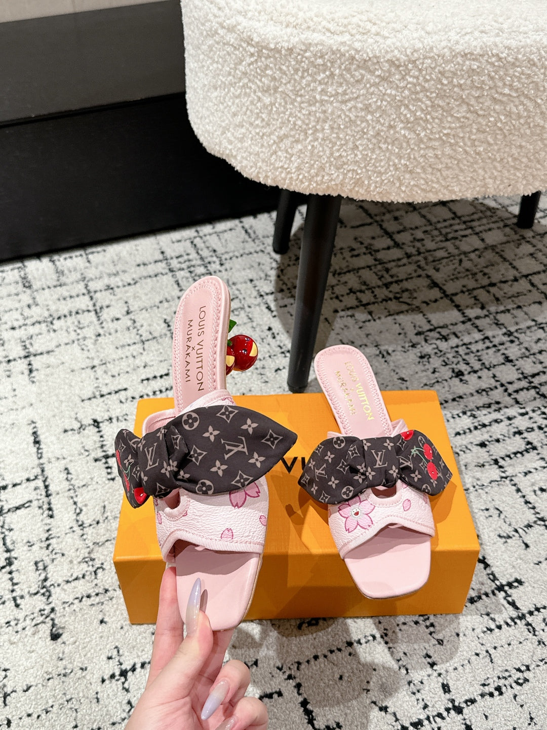 LV CHERRY HIGH HEELS 25S IN PINK CALFSKIN WITH BOW STYLE 17 - 35