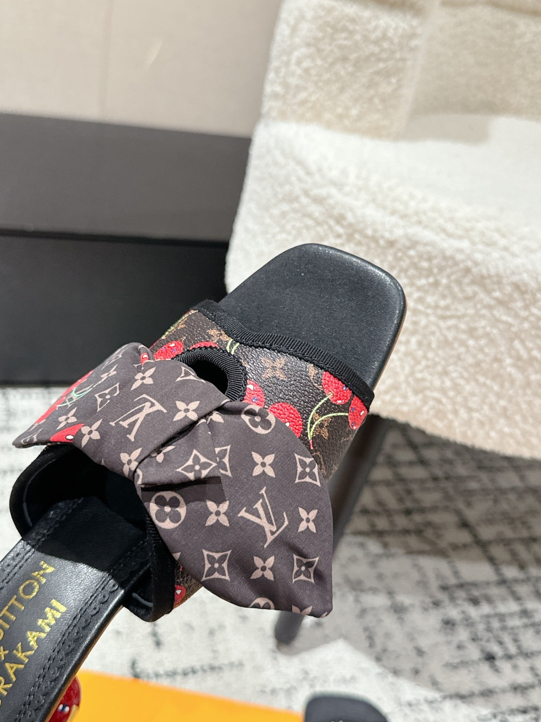 LV CHERRY HIGH HEELS 25S IN DARK BROWN AND BLACK CALFSKIN WITH BOW STYLE 10 - 35