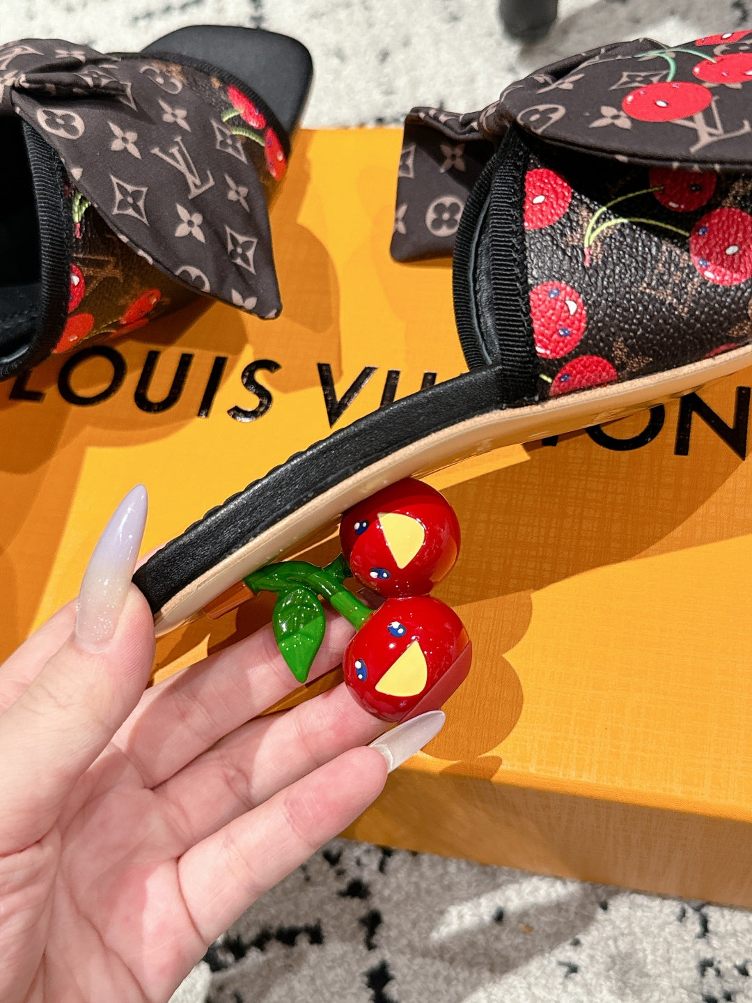 LV CHERRY HIGH HEELS 25S IN DARK BROWN AND BLACK CALFSKIN WITH BOW STYLE 10 - 35