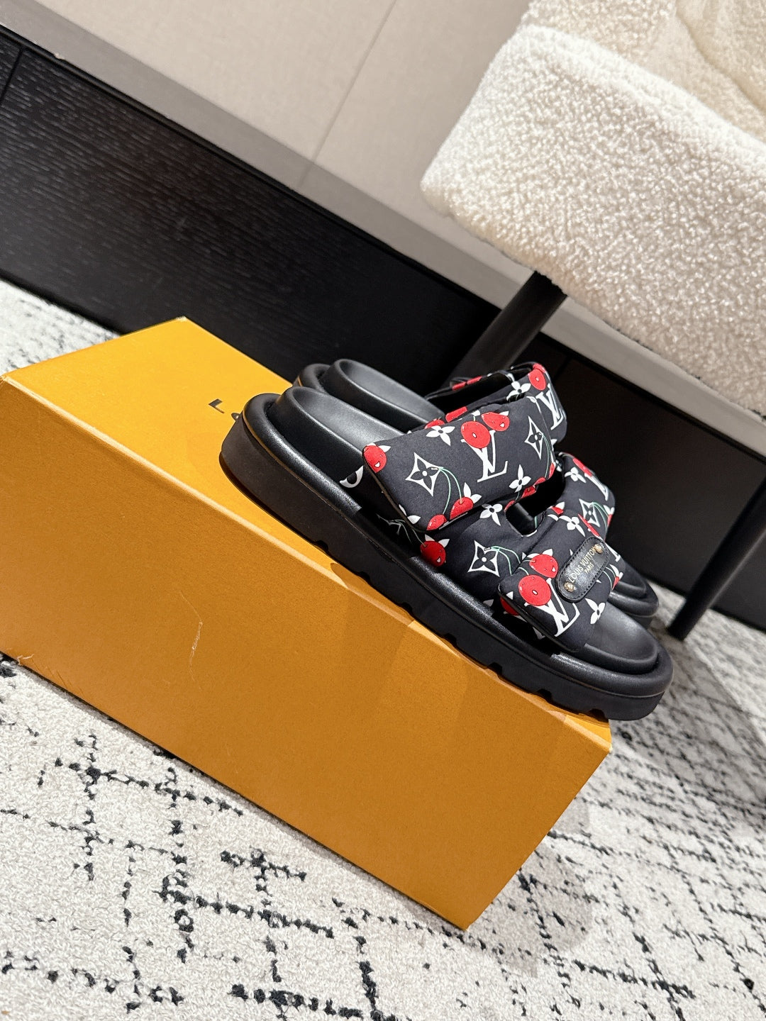 LV TWO-STRAP SLIDES 25S IN BLACK FABRIC AND CALFSKIN - 35