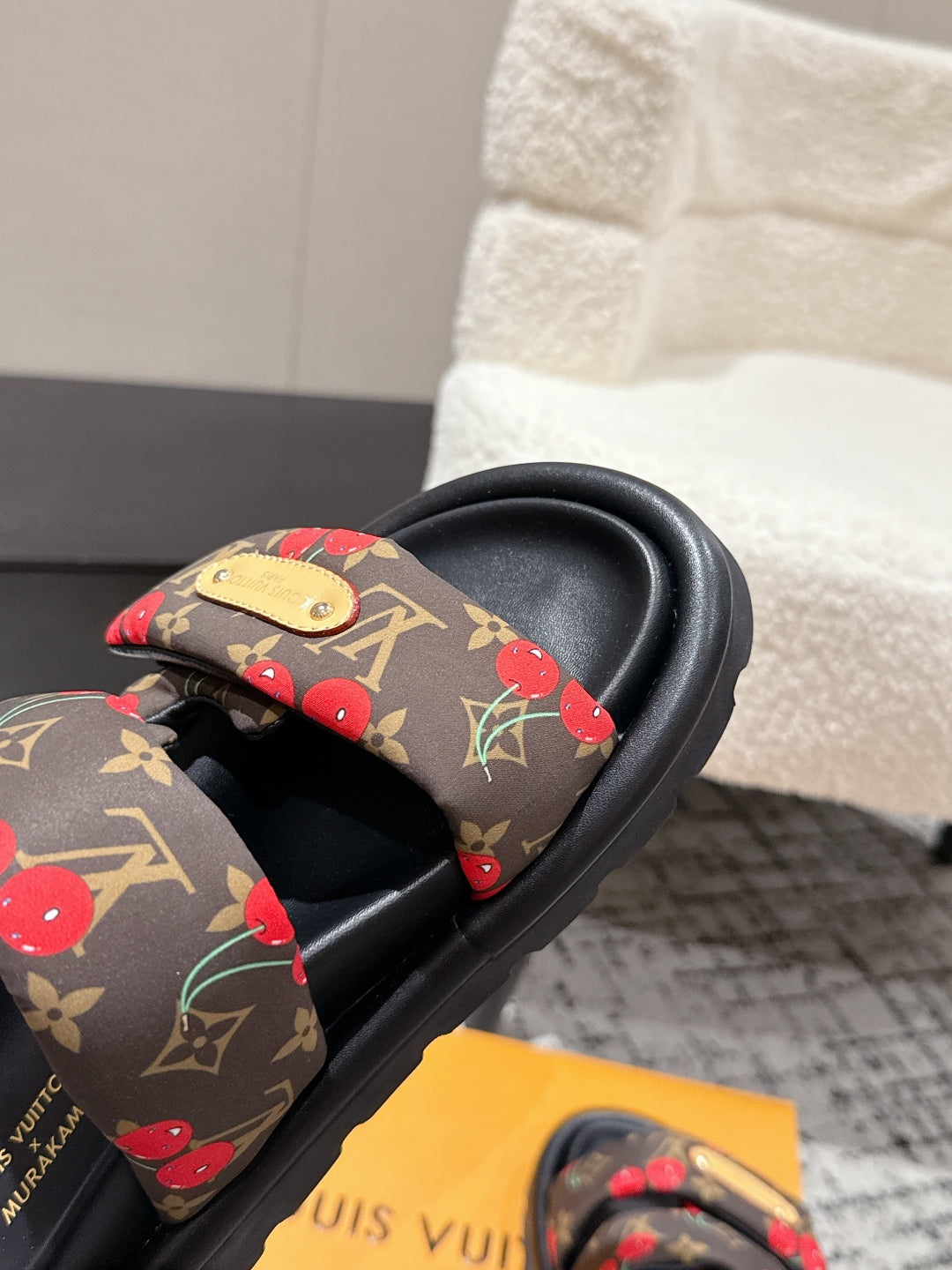 LV MIAMI-STYLE SANDALS 25S IN BROWN FABRIC AND BLACK CALFSKIN - 35