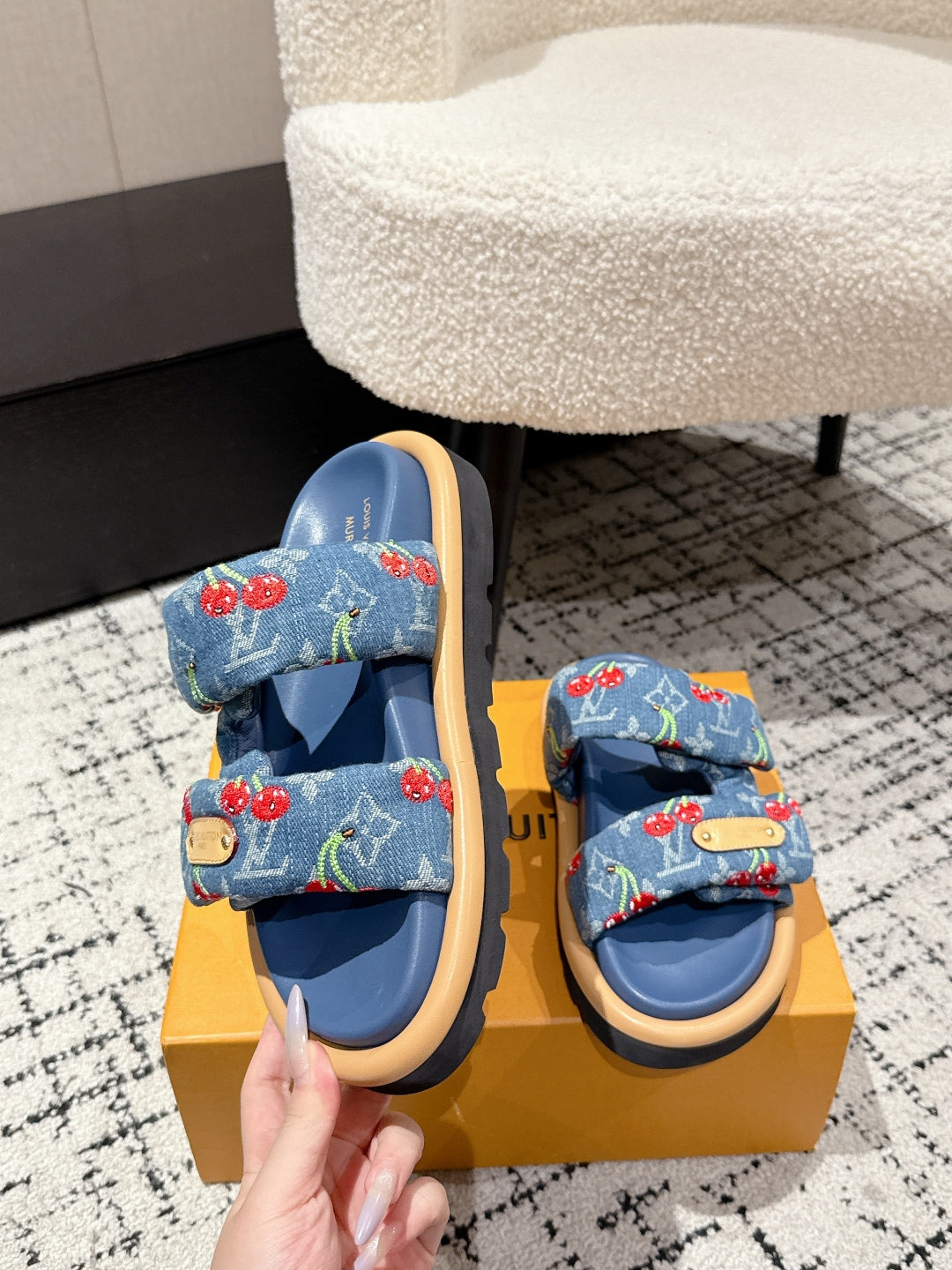 LV MIAMI DOUBLE-STRAP SANDALS 25S IN BLUE DENIM AND CALFSKIN - 35