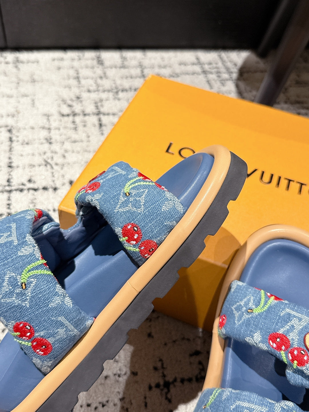 LV MIAMI DOUBLE-STRAP SANDALS 25S IN BLUE DENIM AND CALFSKIN - 35