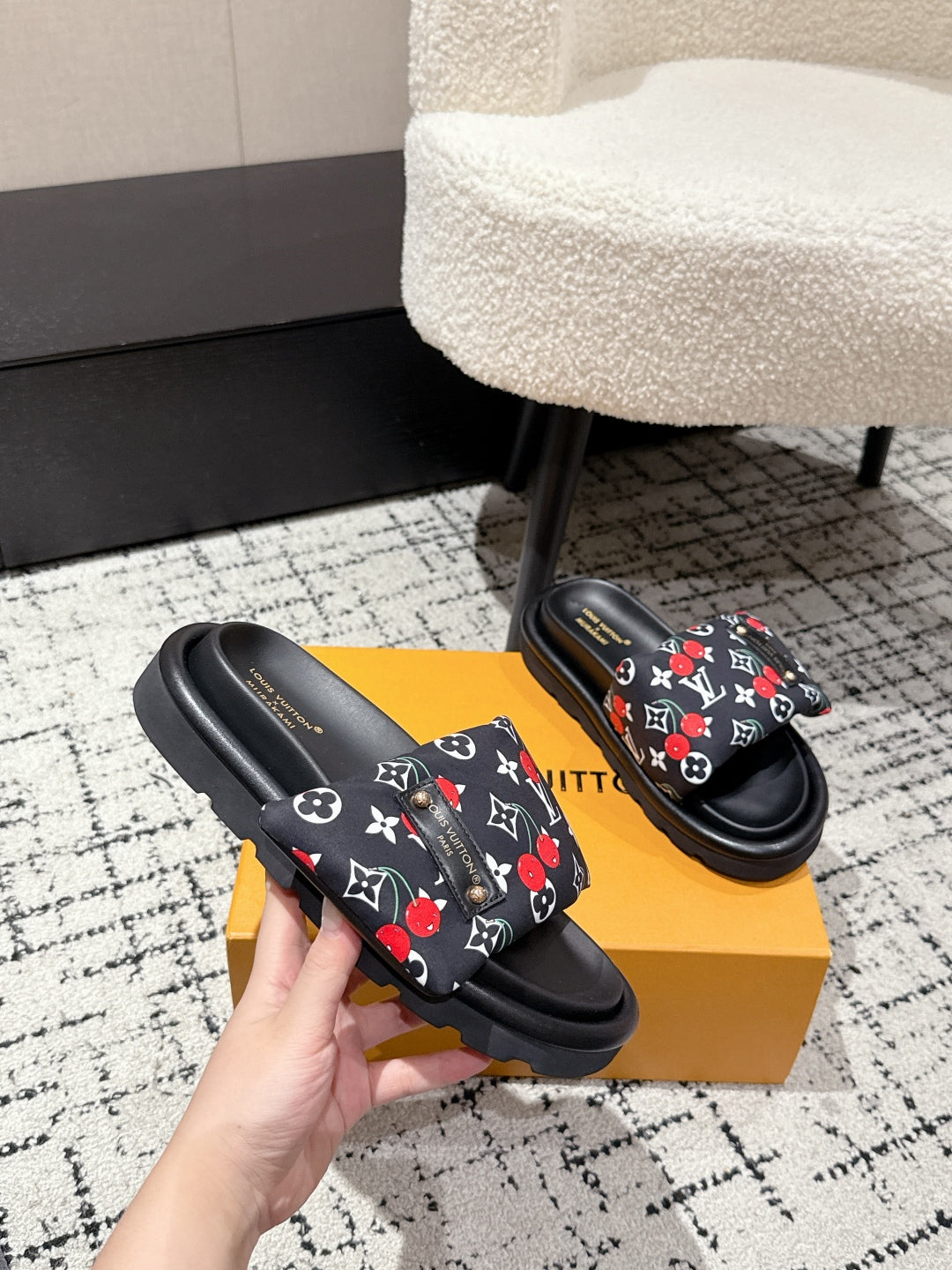 LV MIAMI-STYLE SANDALS 25S IN BLACK FABRIC AND CALFSKIN - 35