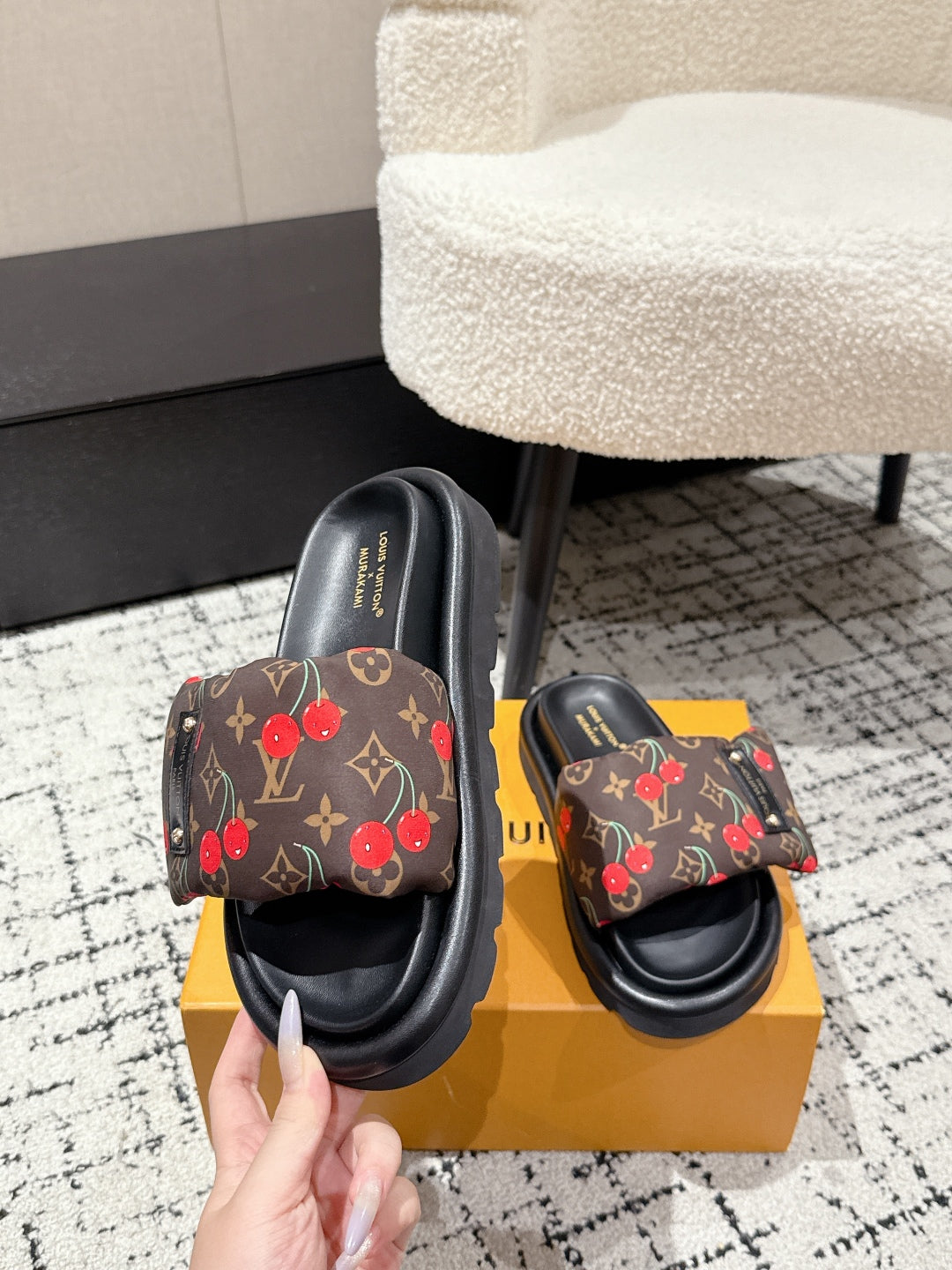 LV MIAMI-STYLE SANDALS 25S IN BROWN FABRIC AND BLACK CALFSKIN - 35