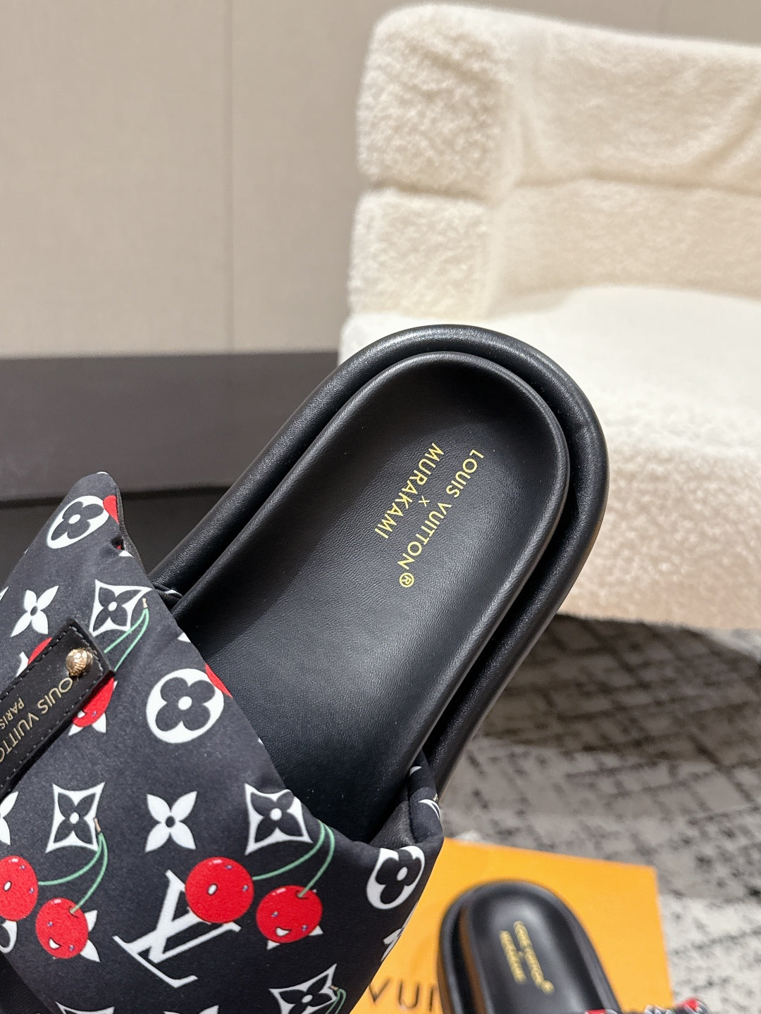 LV MIAMI-STYLE SANDALS 25S IN BLACK FABRIC AND CALFSKIN - 35