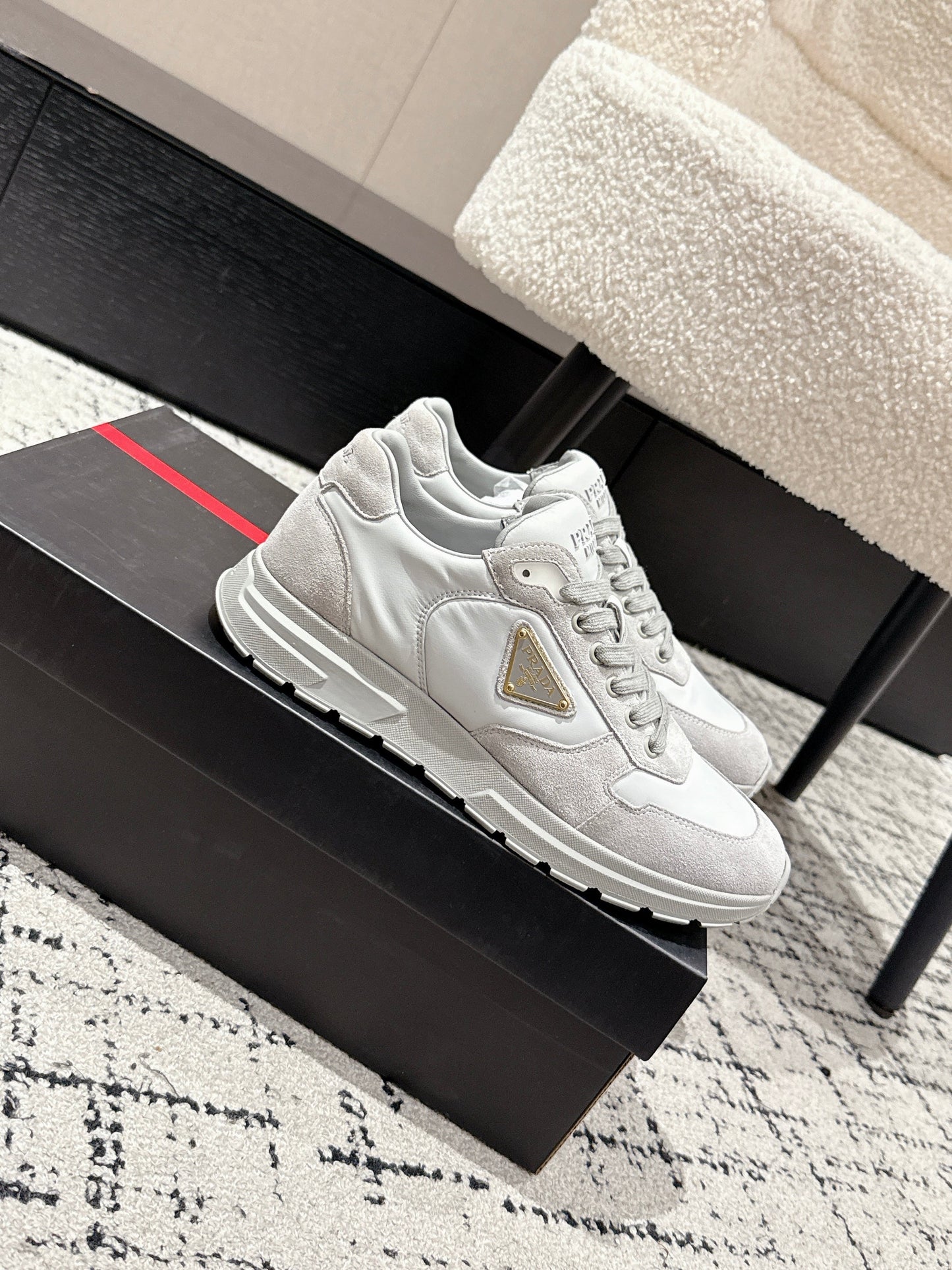 PRADA 25S MEN SNEAKERS LOGO IN WHITE AND LIGHT GRAY NUBUCK AND CANVAS - 38