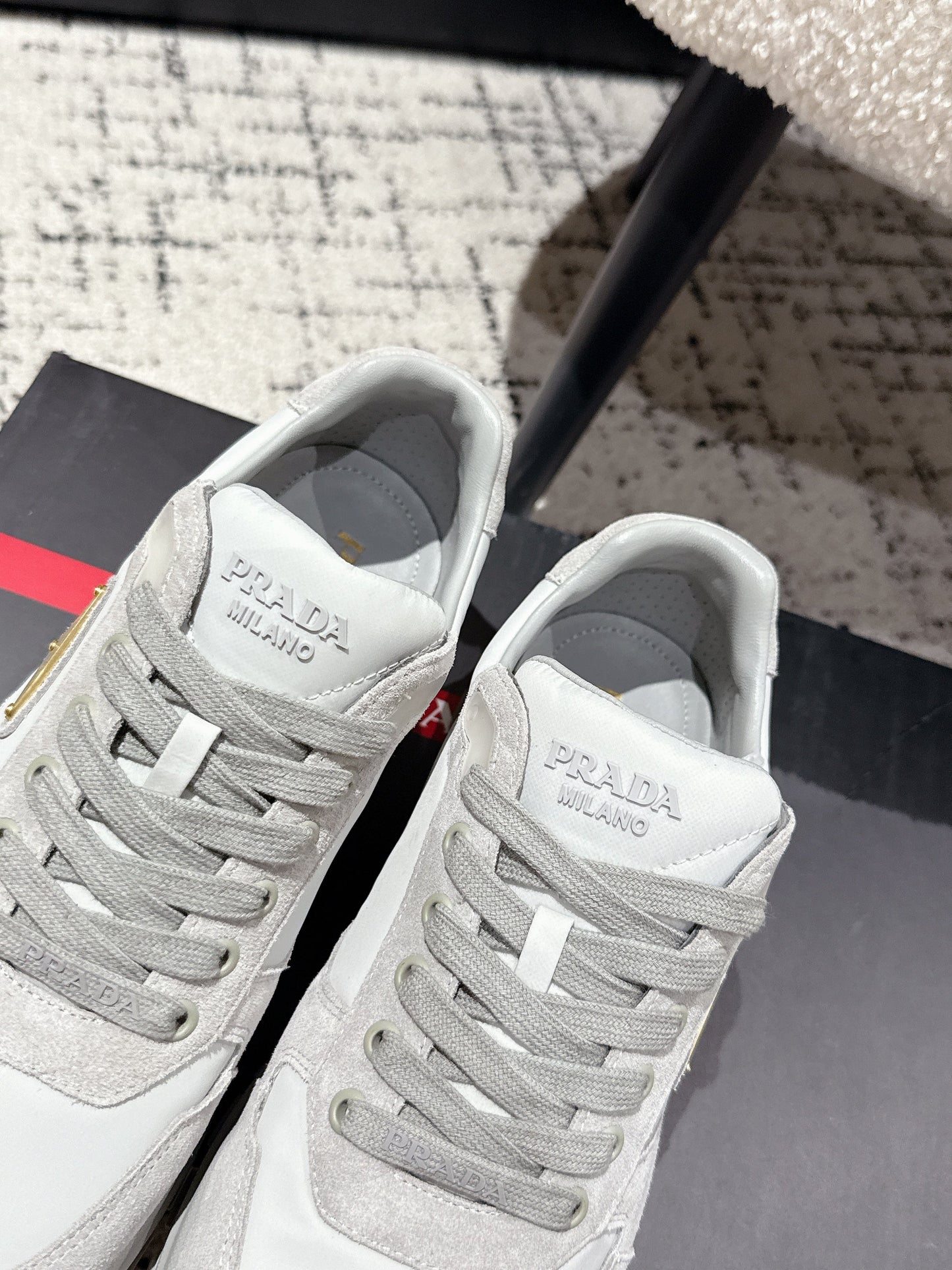 PRADA 25S MEN SNEAKERS LOGO IN WHITE AND LIGHT GRAY NUBUCK AND CANVAS - 38