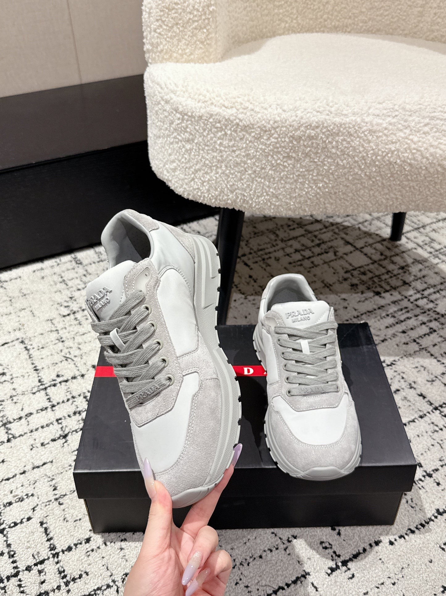 PRADA 25S MEN SNEAKERS LOGO IN WHITE AND LIGHT GRAY NUBUCK AND CANVAS - 38