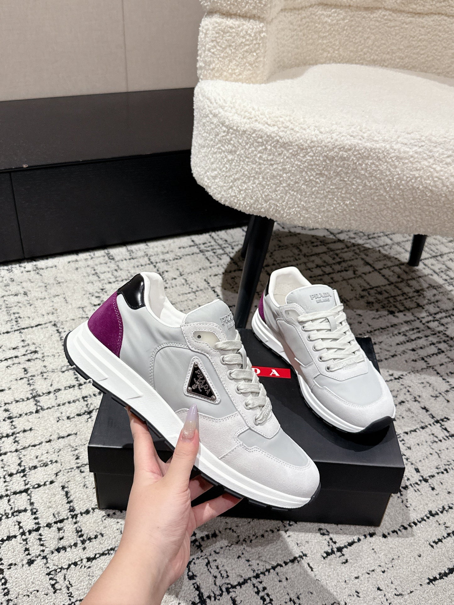 PRADA 25S MEN SNEAKERS LOGO IN WHITE AND MULBERRY NUBUCK AND CANVAS - 38