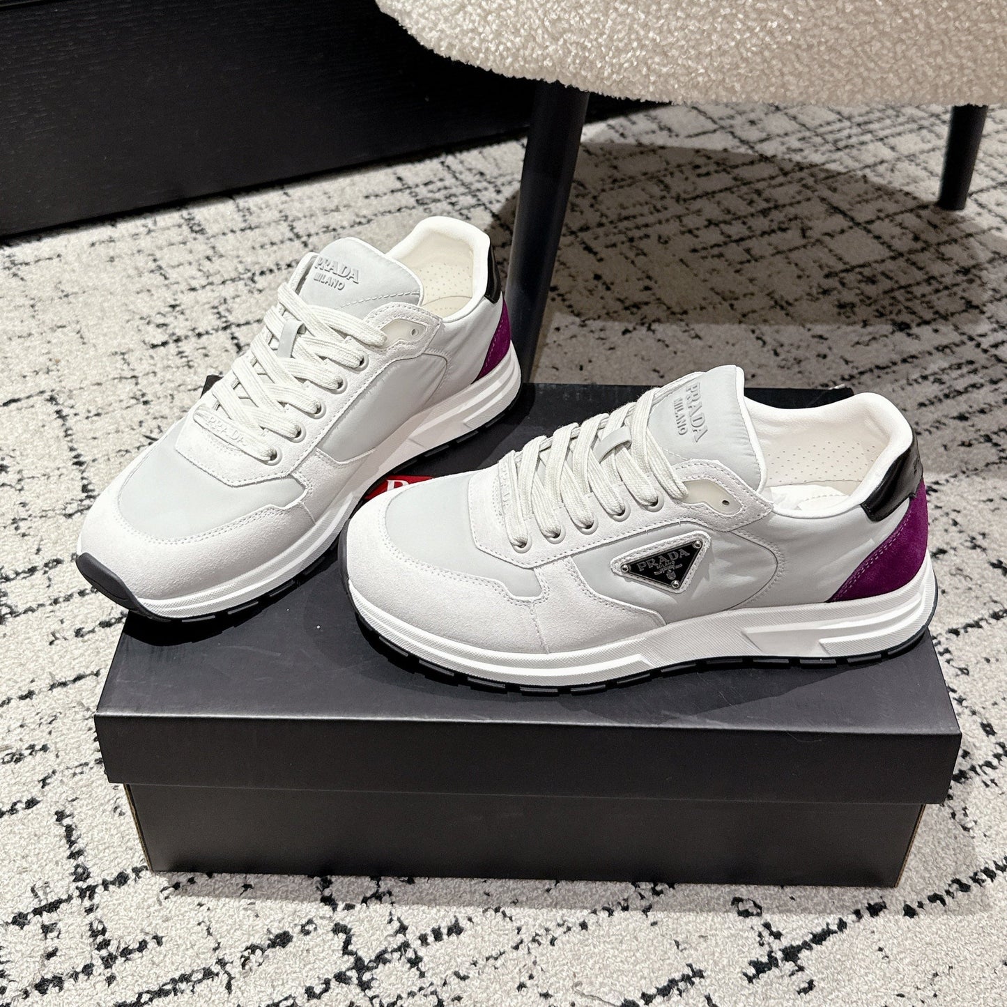 PRADA 25S MEN SNEAKERS LOGO IN WHITE AND MULBERRY NUBUCK AND CANVAS - 38