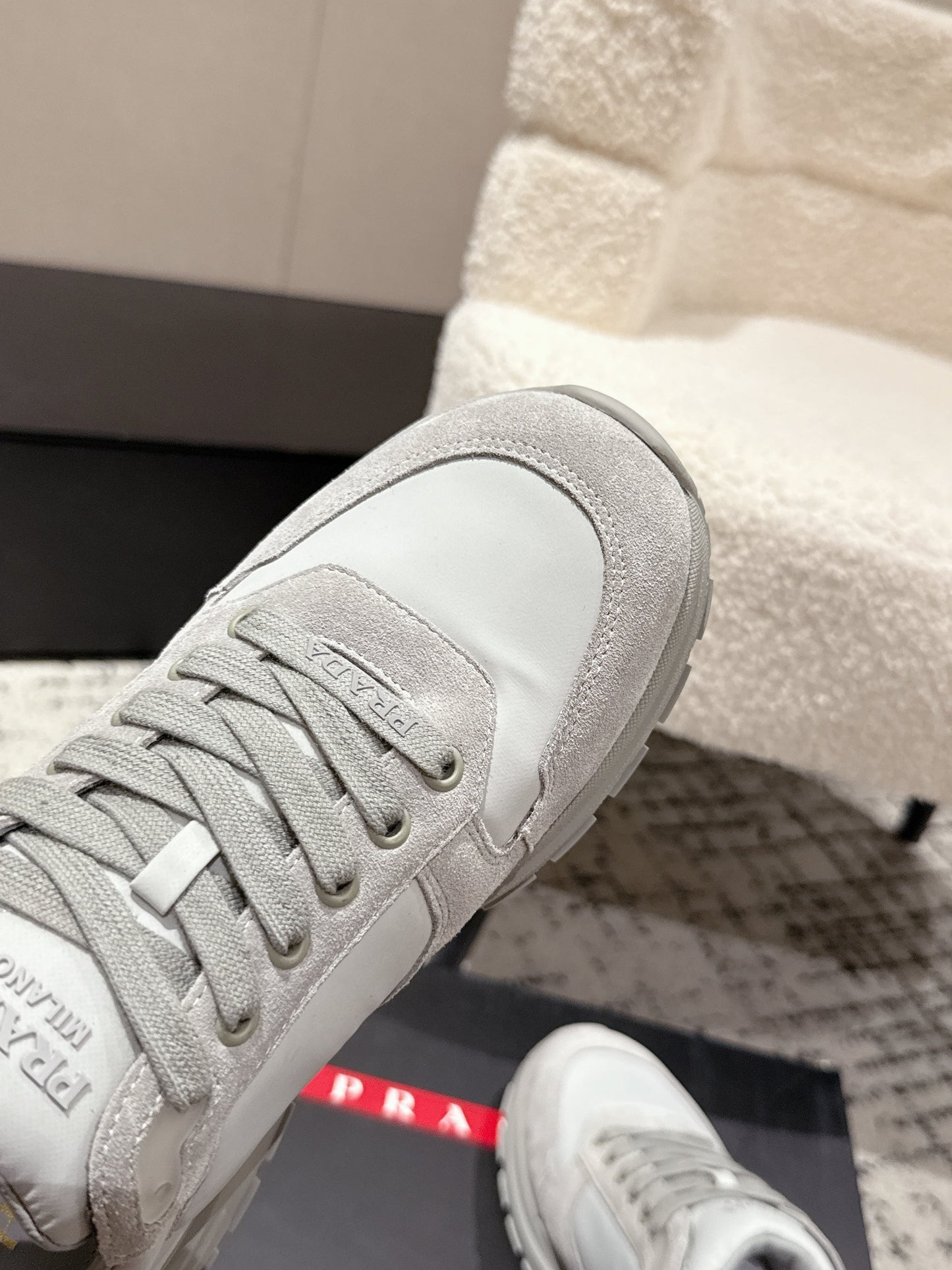 PRADA 25S MEN SNEAKERS LOGO IN WHITE AND LIGHT GRAY NUBUCK AND CANVAS - 38